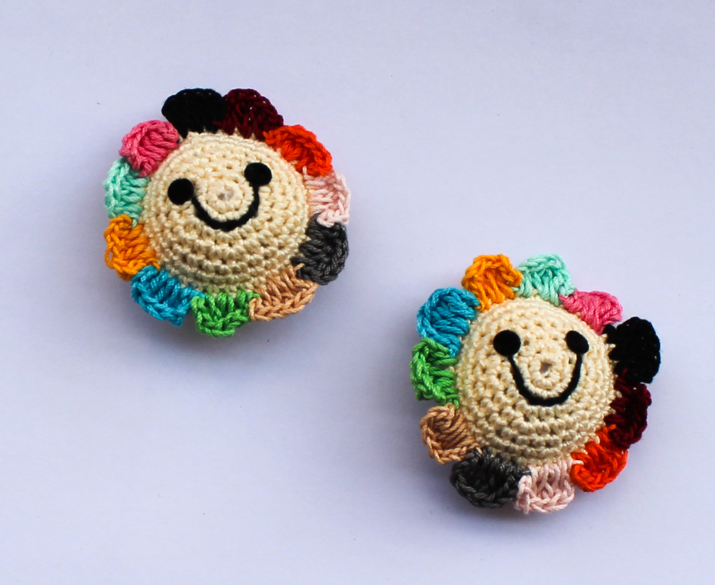 Woonie Crochet Smiley Face Design Set of 2 Hair Clips - Multi Color