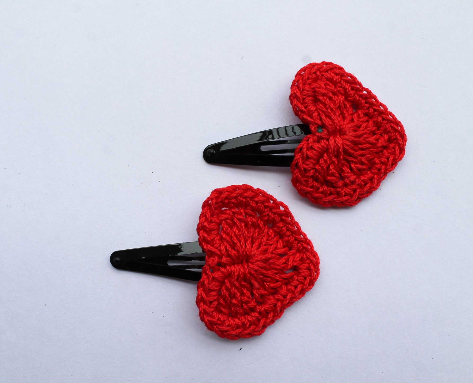 Handmade Crochet Heart Tic Tac Hair Pins for Girls - Red Woonie