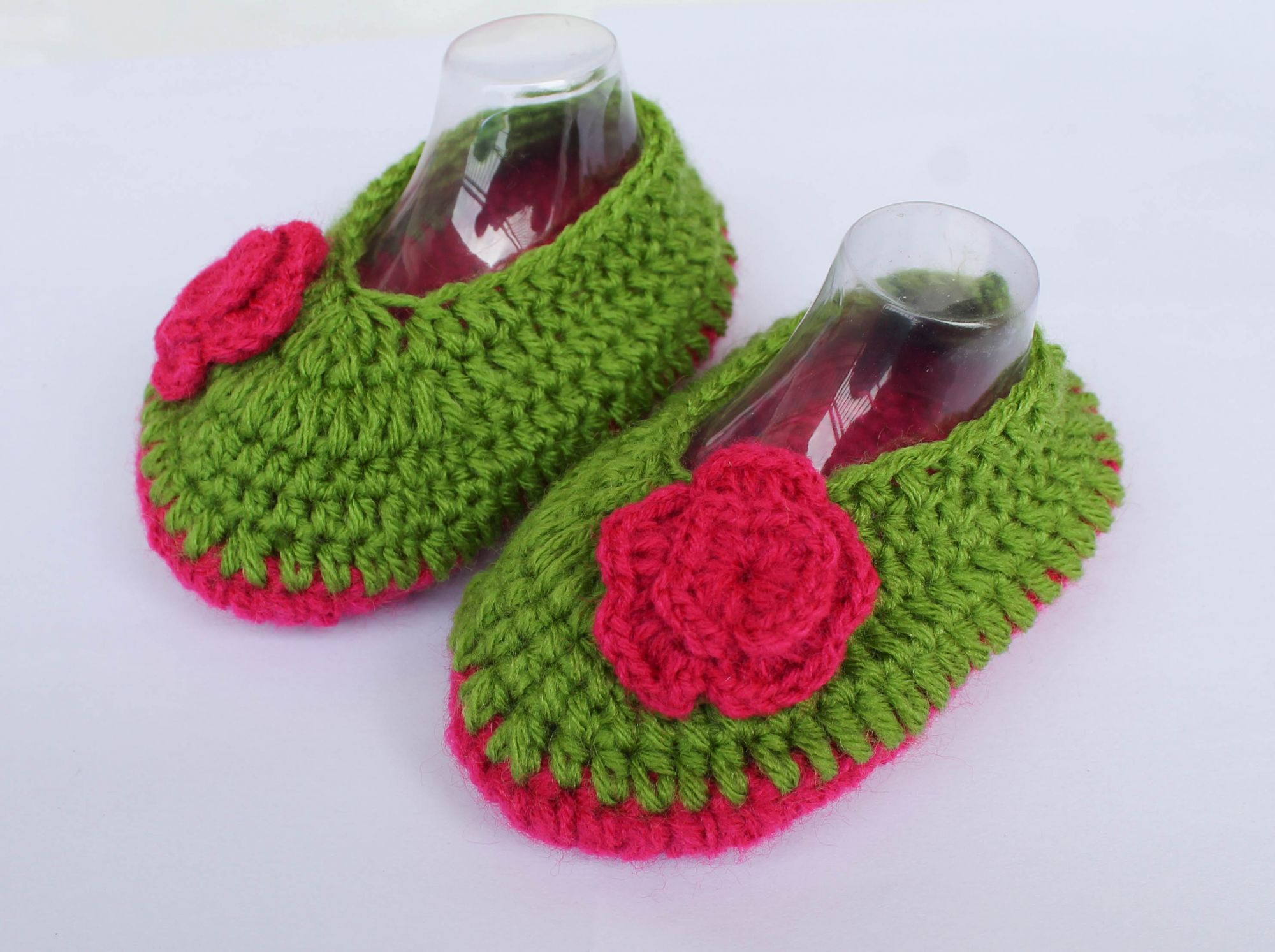 Woonie Flower Decorated Booties - Green