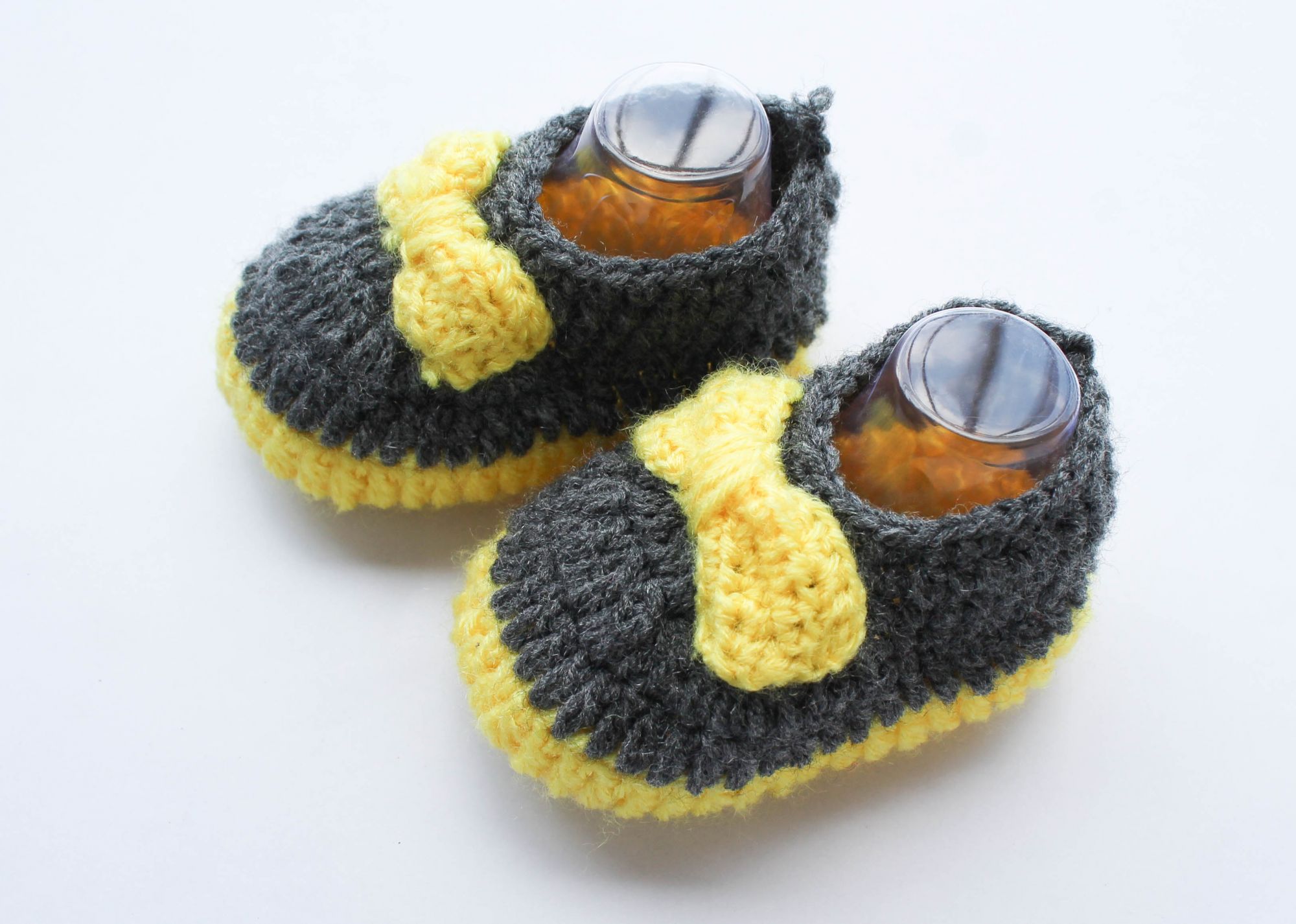 Woonie Handmade Crochet Bow Detailed Booties - Grey