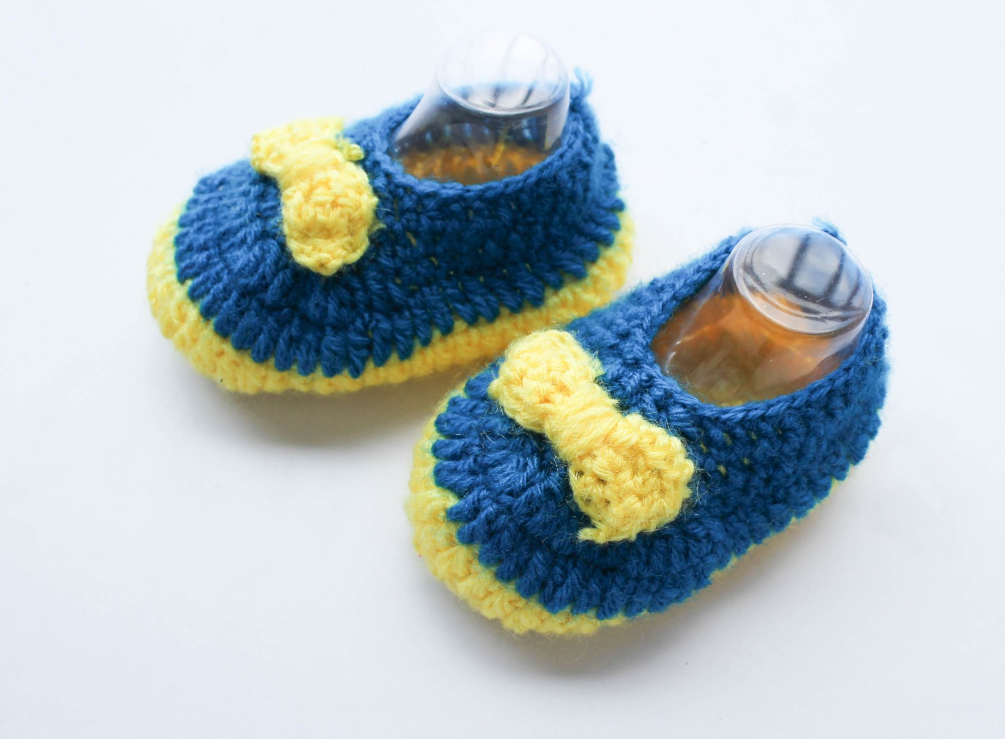 Woonie Handmade Crochet Bow Detailed Booties - Blue