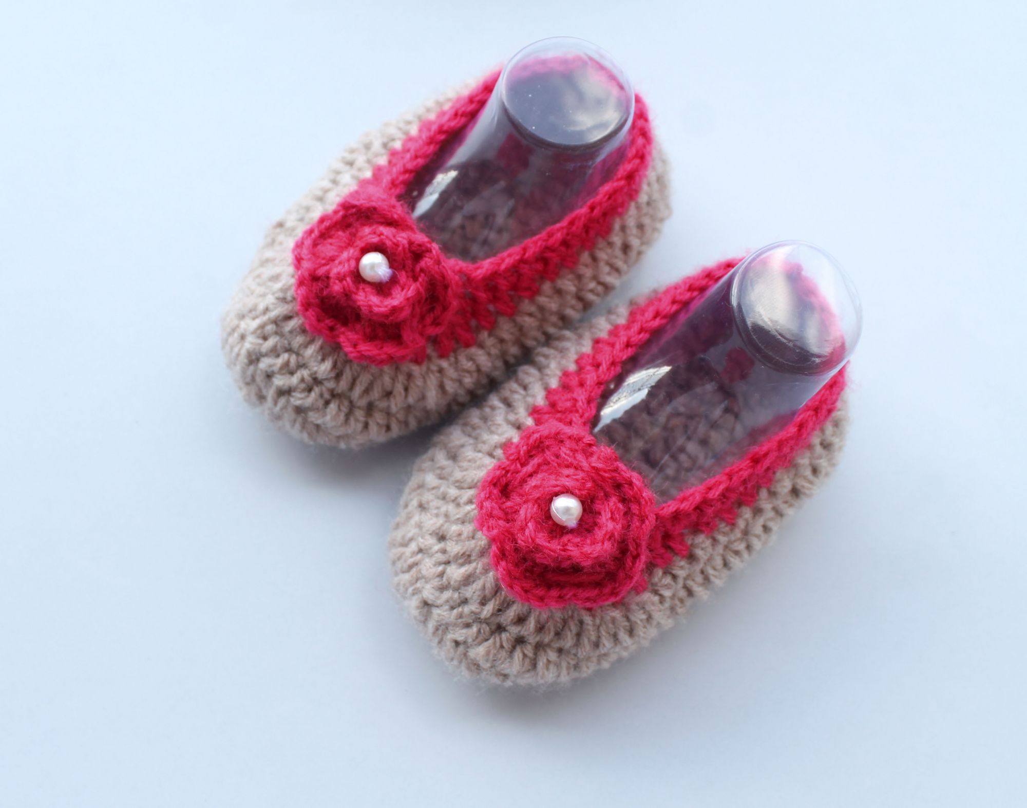 Woonie Handmade Crochet Flower Design Booties - Beige