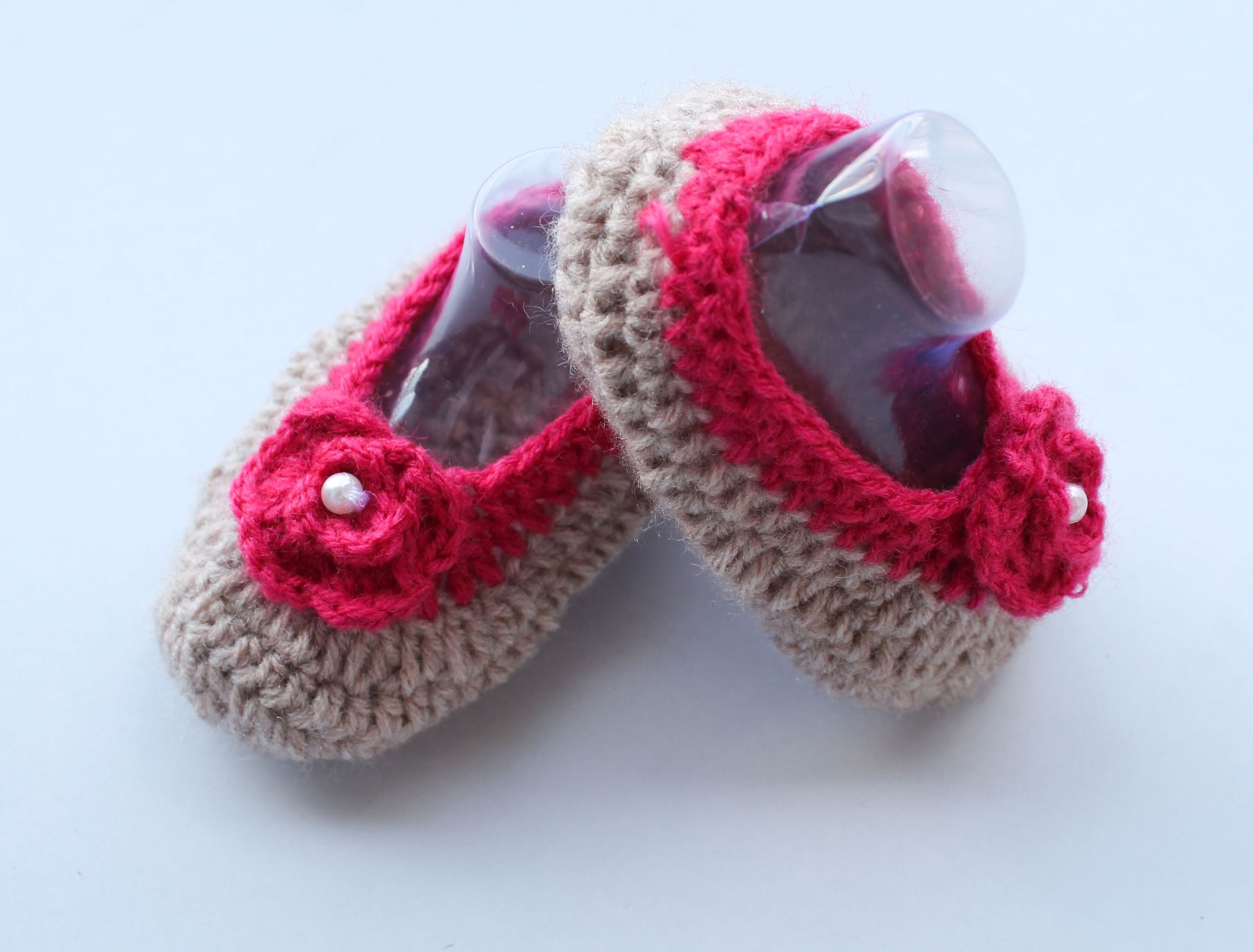Woonie Handmade Crochet Flower Design Booties - Beige