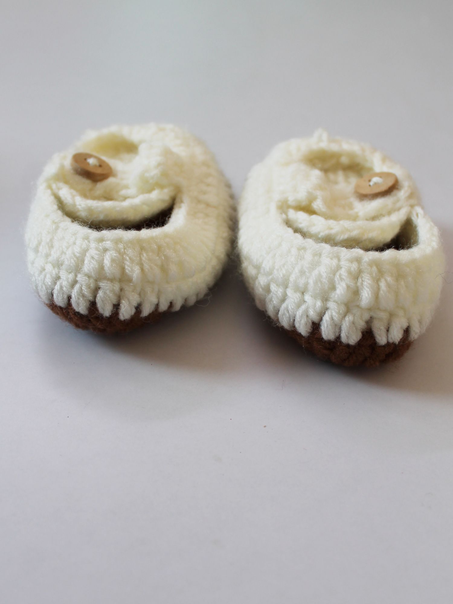 Woonie Handmade Solid Color Booties - Cream