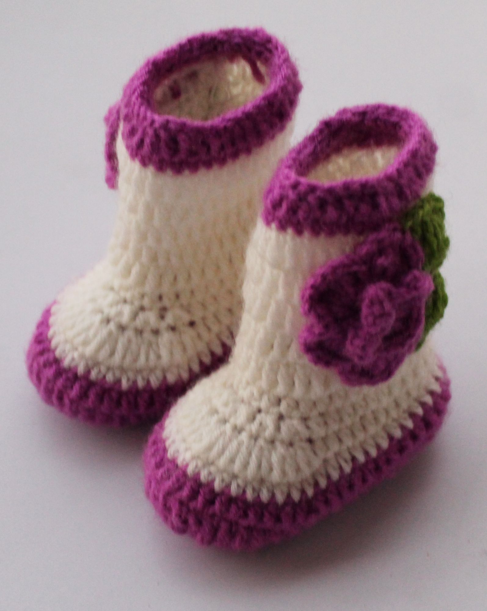 Woonie Handmade Flower Design Booties - Cream