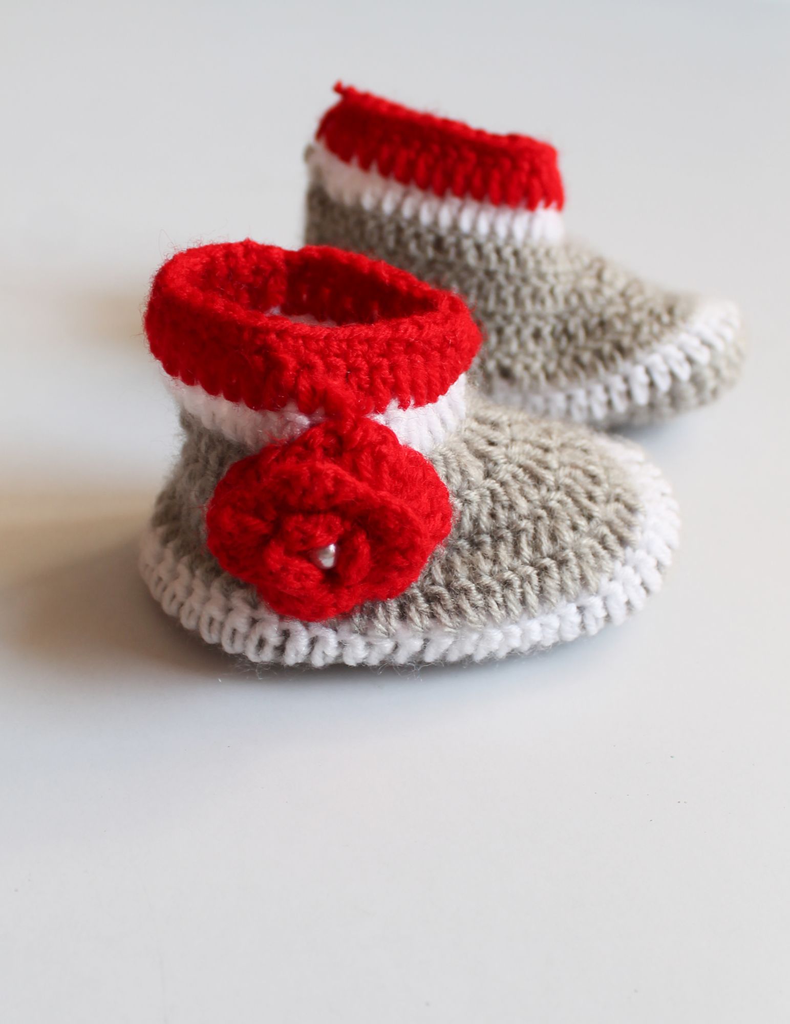 Woonie Handmade Flower Design Booties - Red