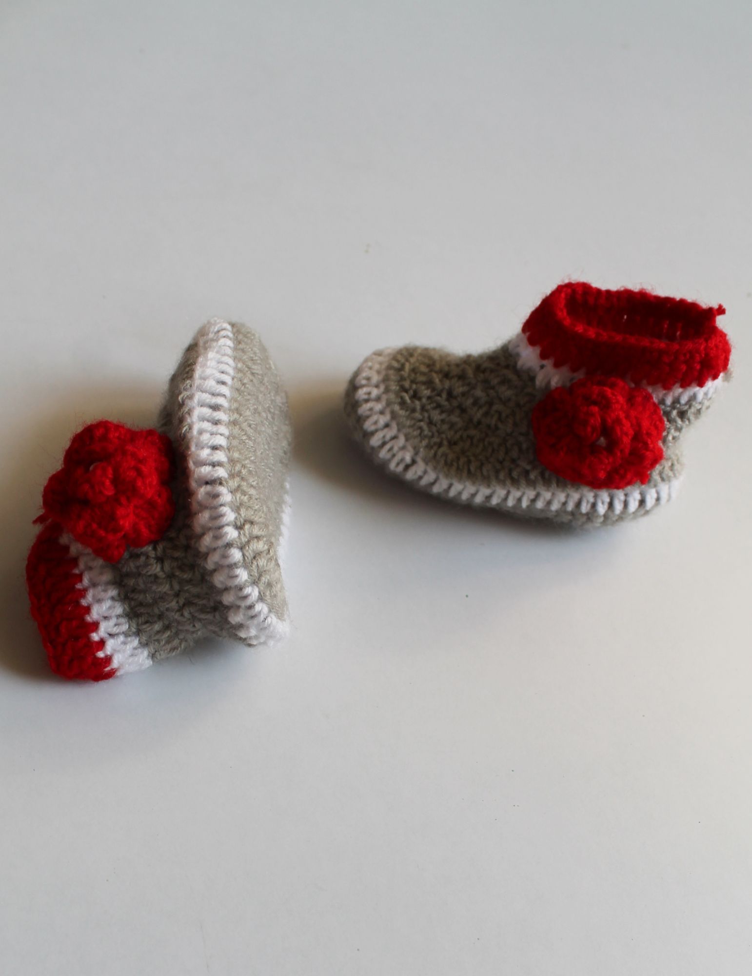 Woonie Handmade Flower Design Booties - Red