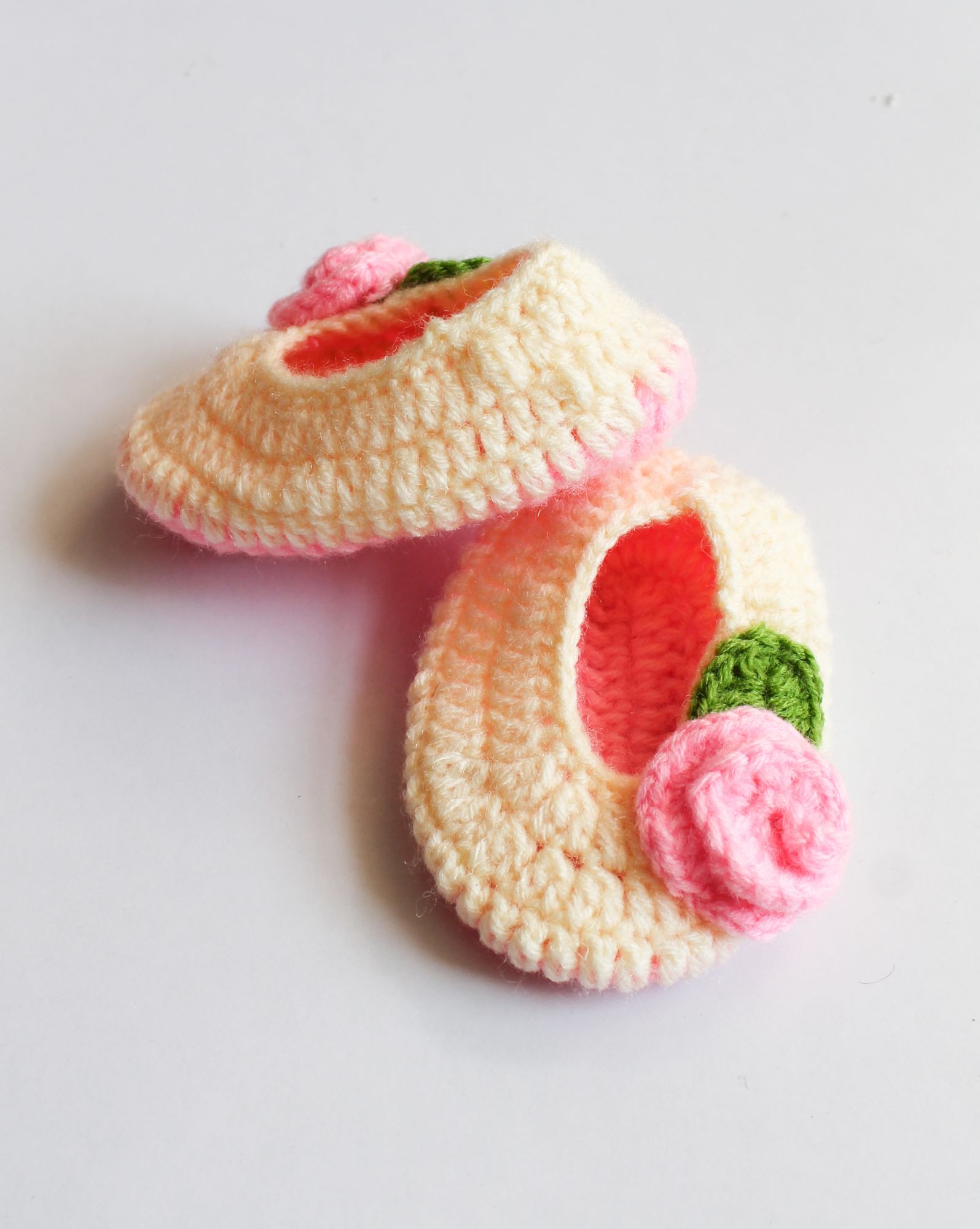 Woonie Handmade Flower Design Booties - Cream