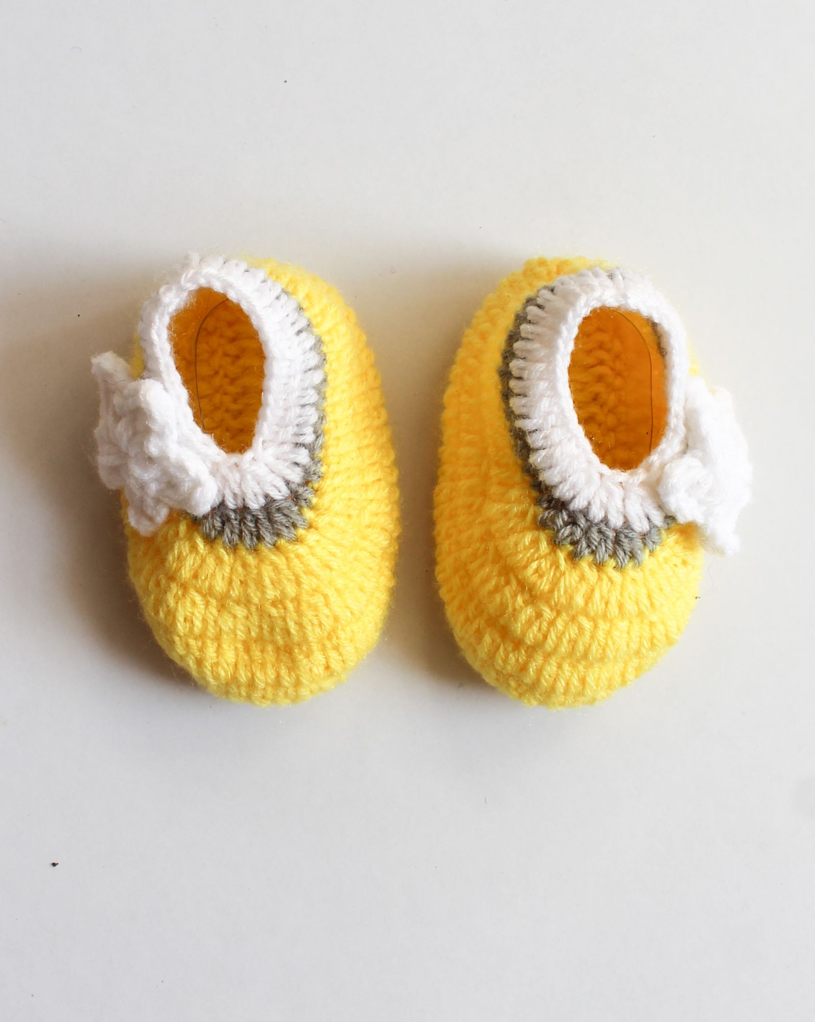 Woonie Handmade Flower Design Booties - Yellow