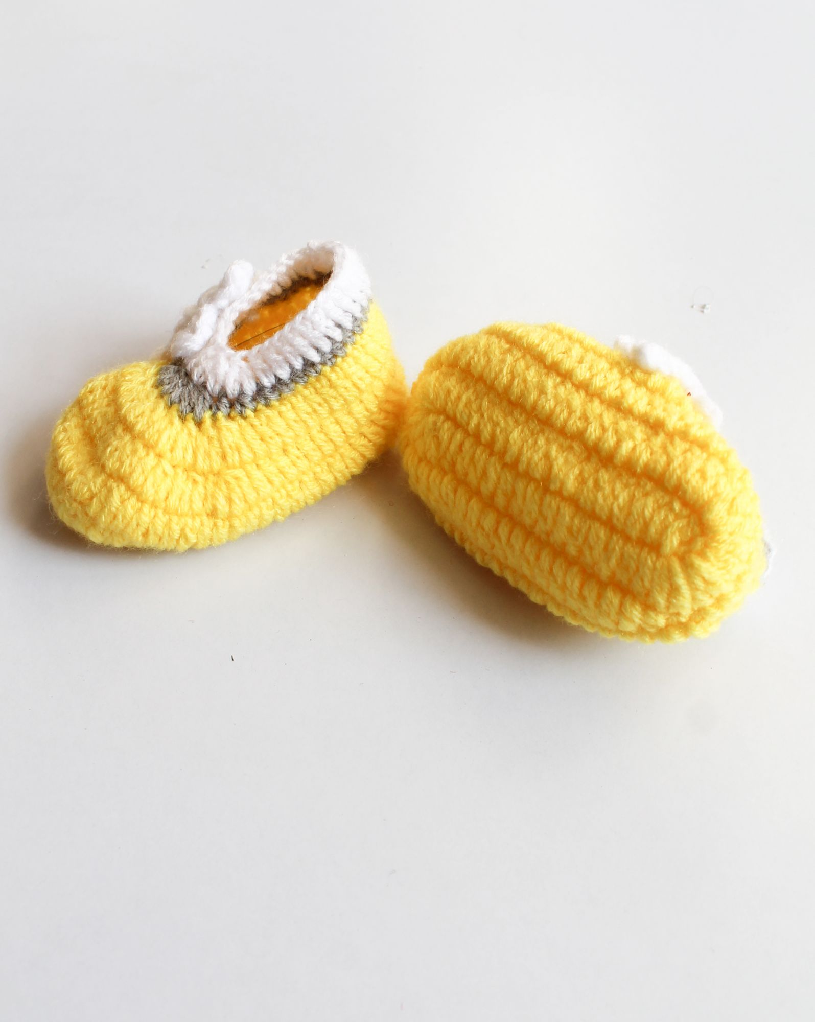 Woonie Handmade Flower Design Booties - Yellow