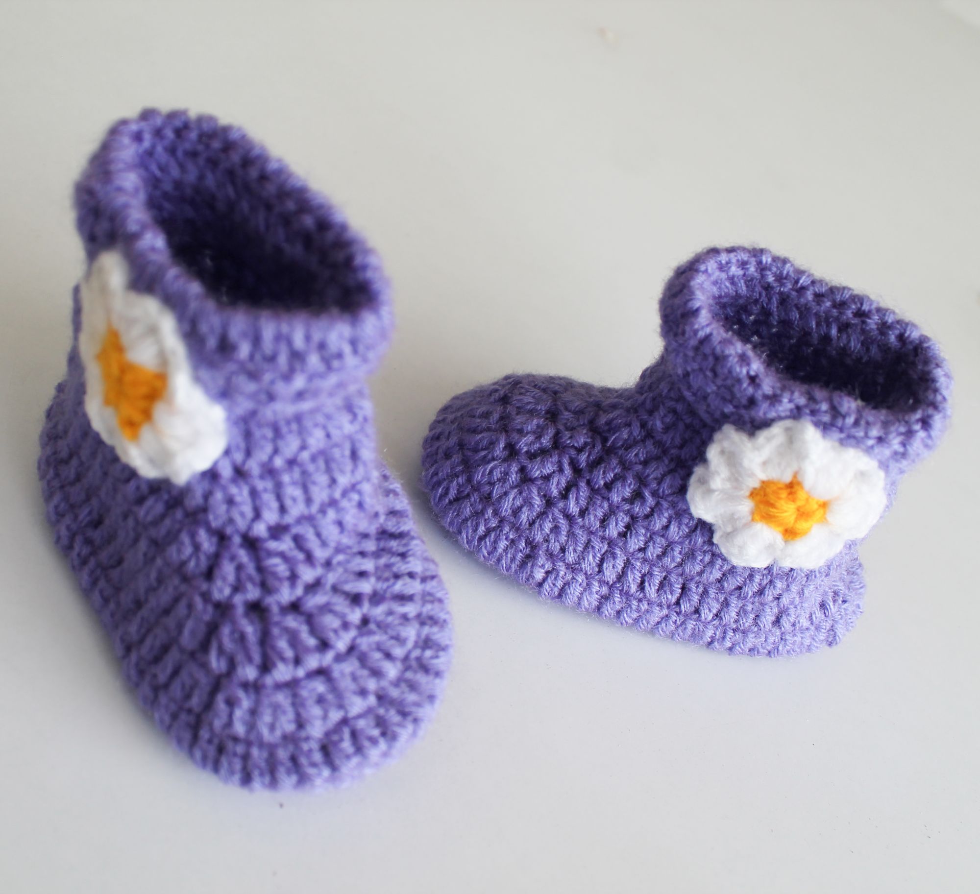 Woonie Handmade Flower Design Booties - Purple