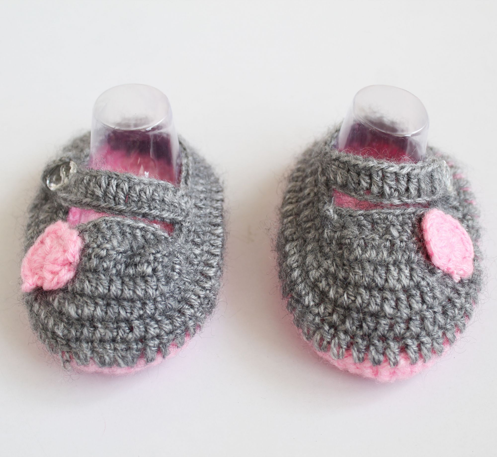 Woonie Handmade Crochet Flower Design Booties - Beige