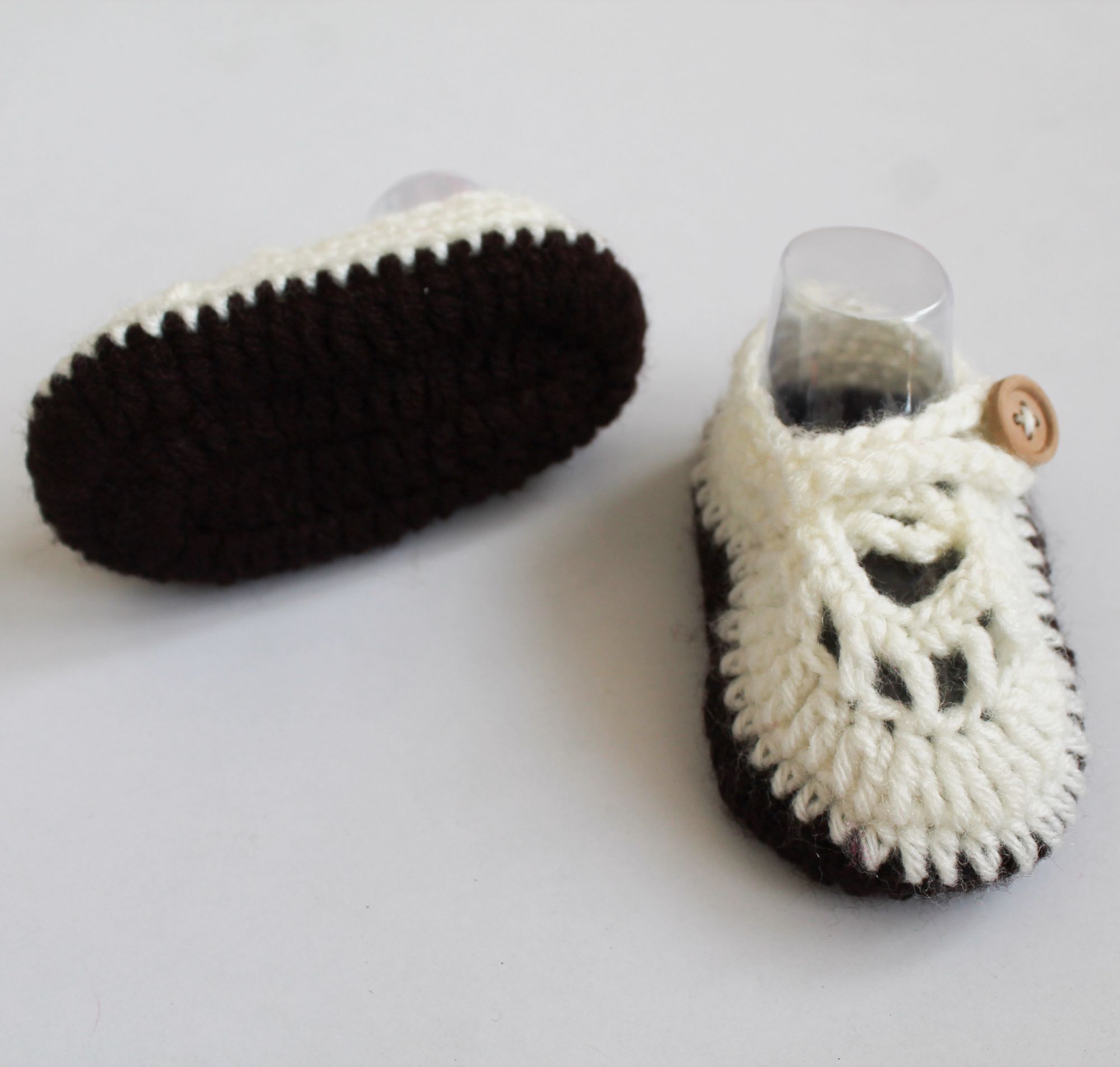 Woonie Handmade Solid Booties - Cream