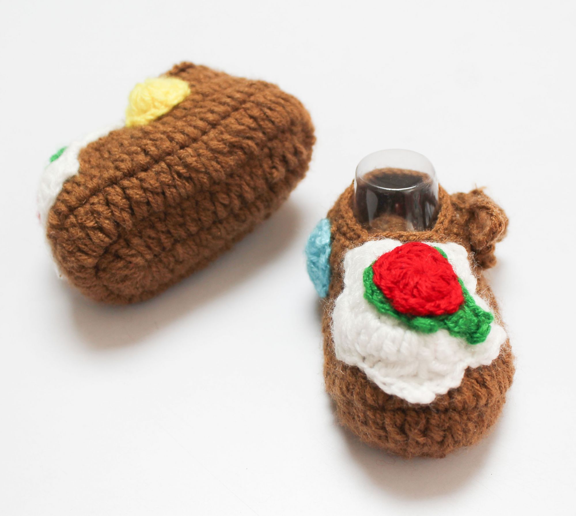 Woonie Handmade Flower Design Booties - Brown