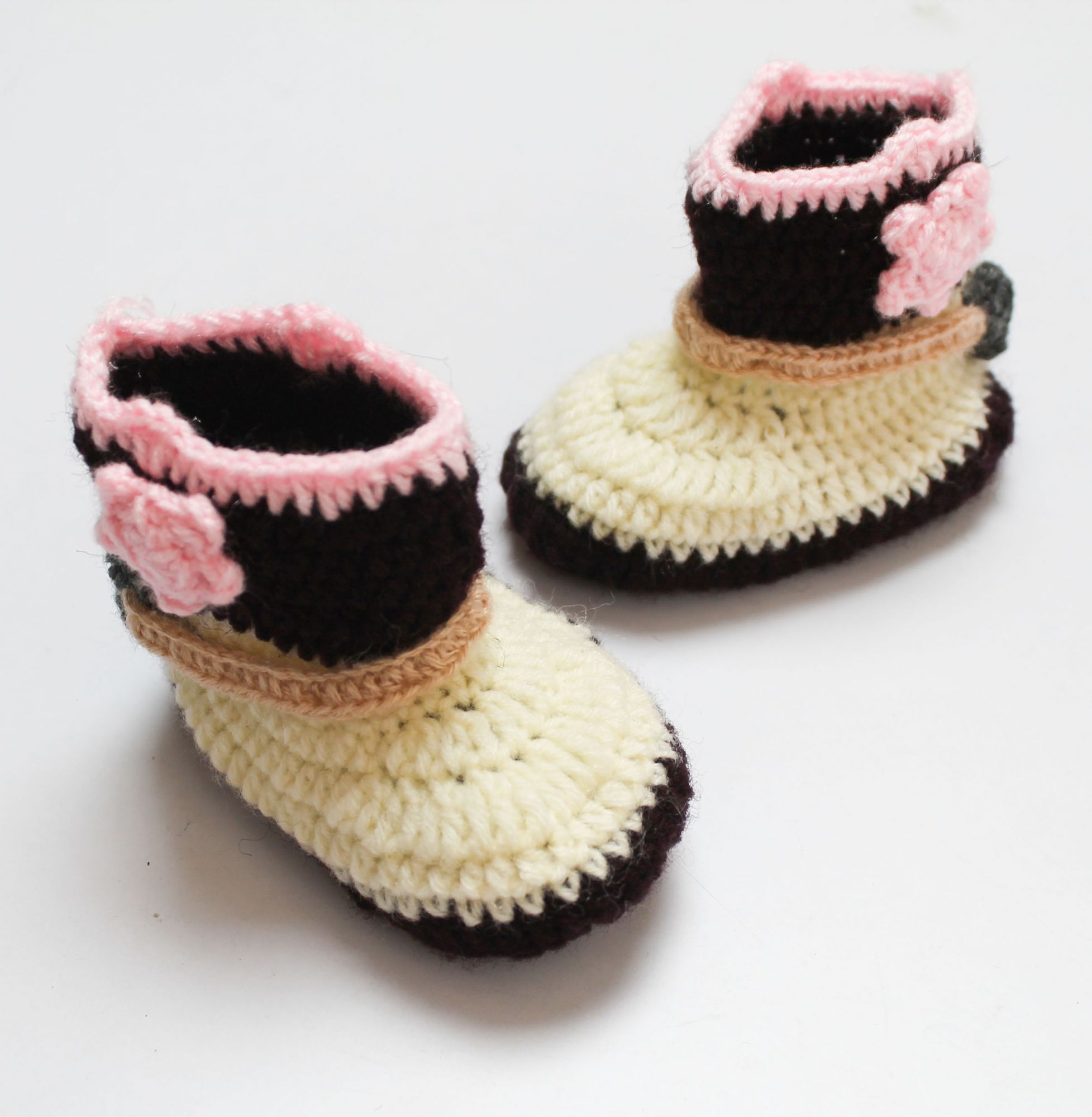 Woonie Flower Detailing Booties - Cream