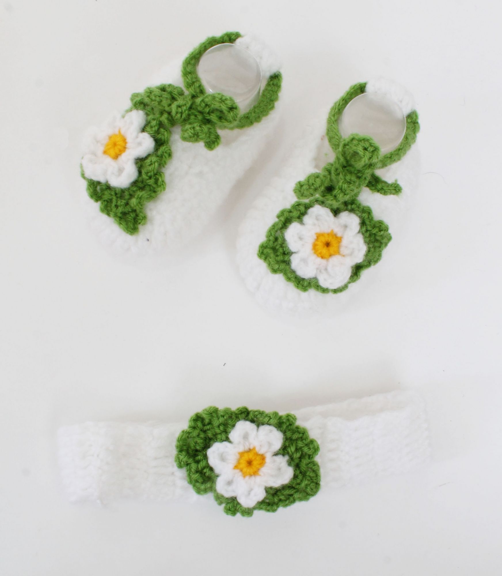 Woonie Handmade Floral Booties With Headband-White