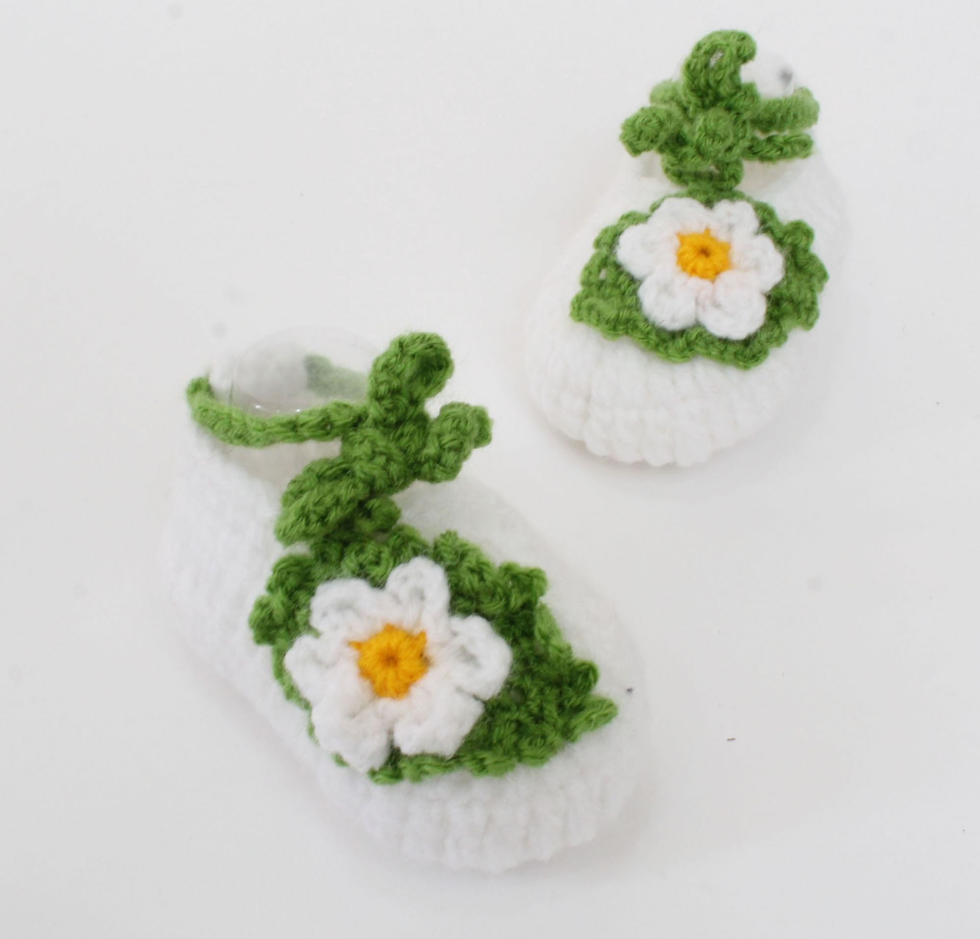 Woonie Handmade Floral Booties With Headband-White