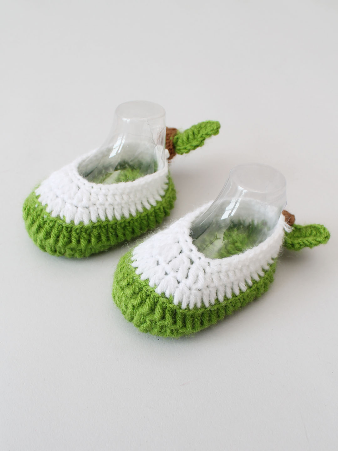 Woonie Crochet Guava Booties- Green