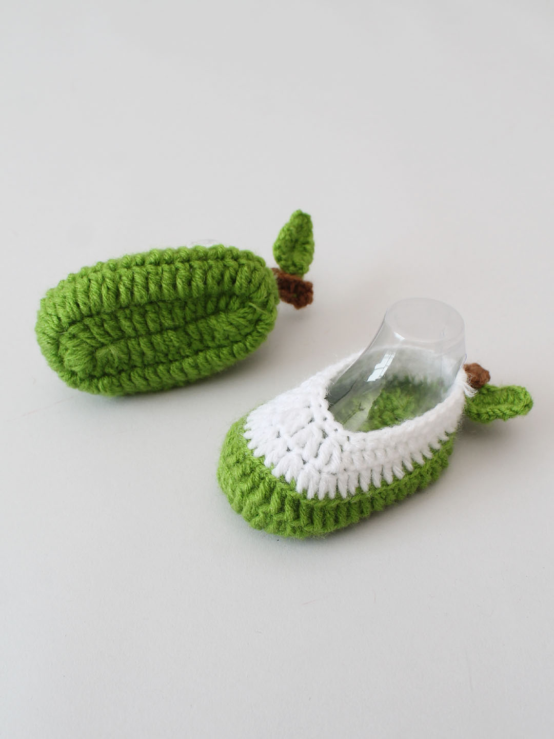 Woonie Crochet Guava Booties- Green