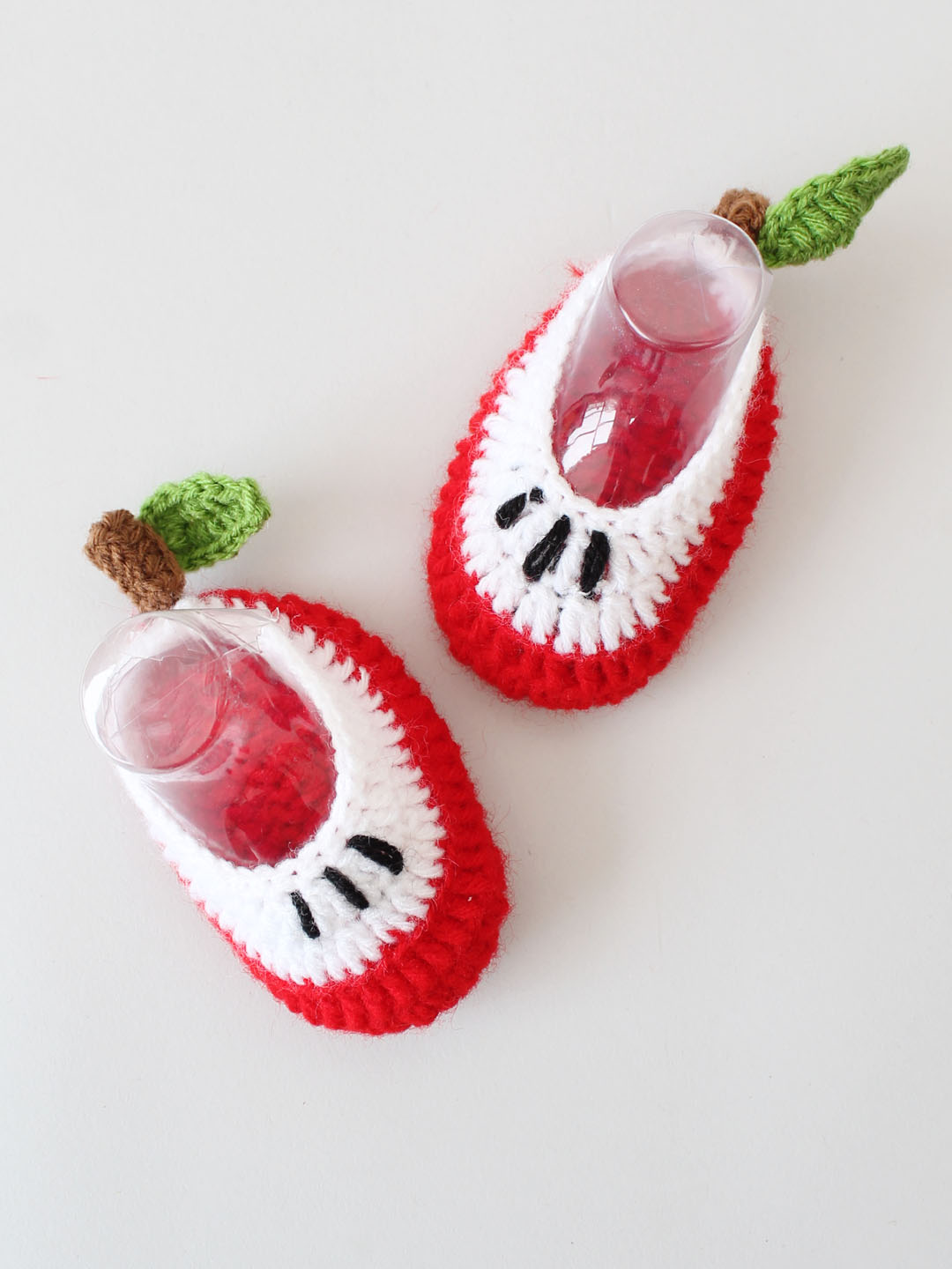 Woonie Crochet Apple Booties- Red