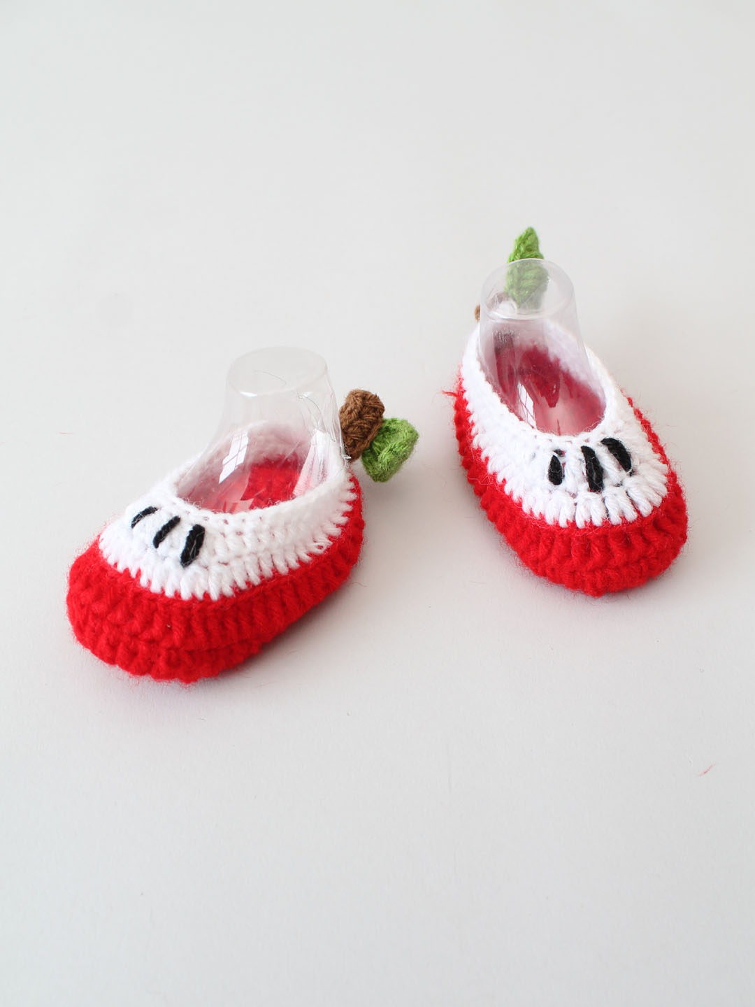 Woonie Crochet Apple Booties- Red