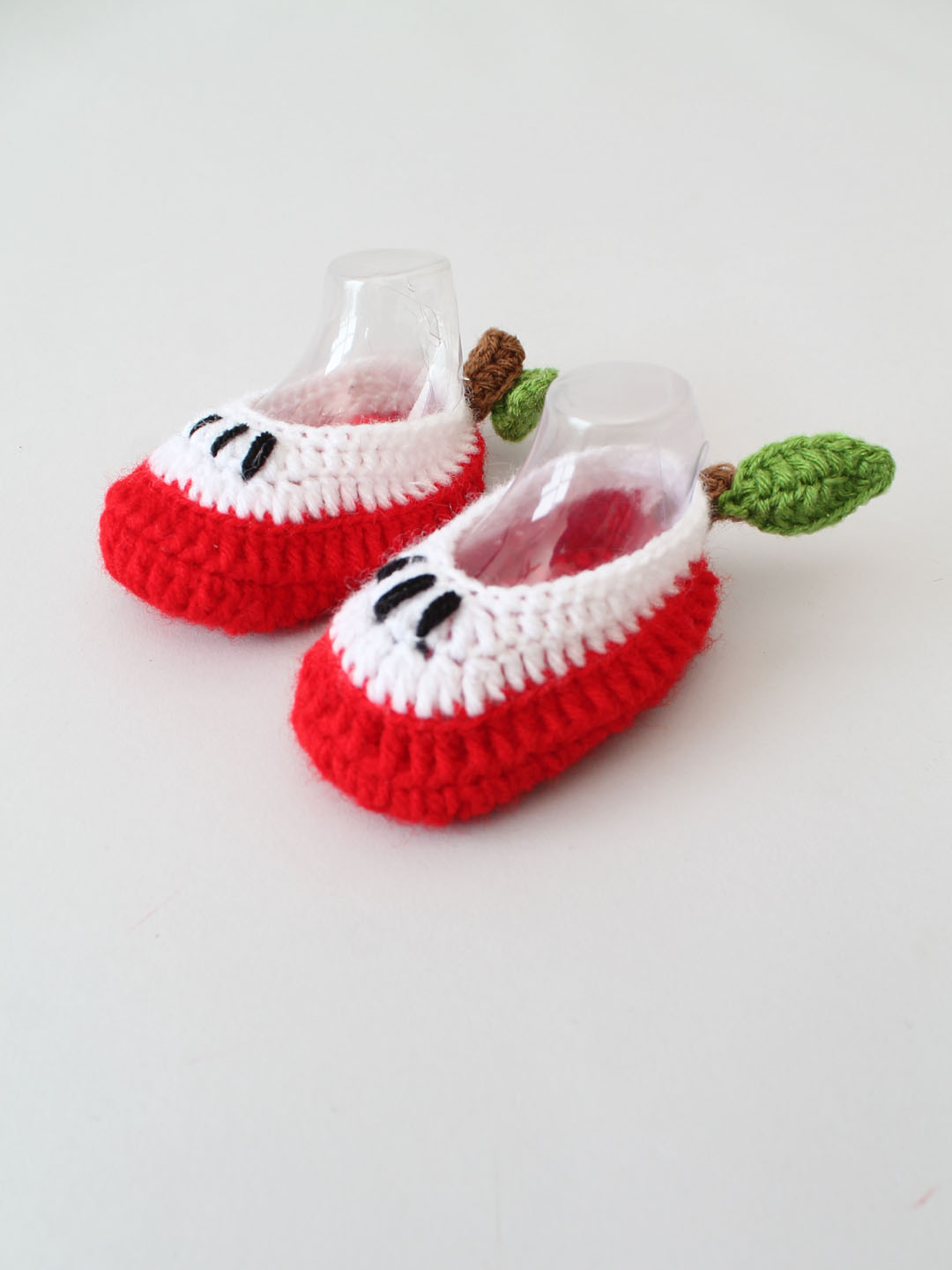 Woonie Crochet Apple Booties- Red