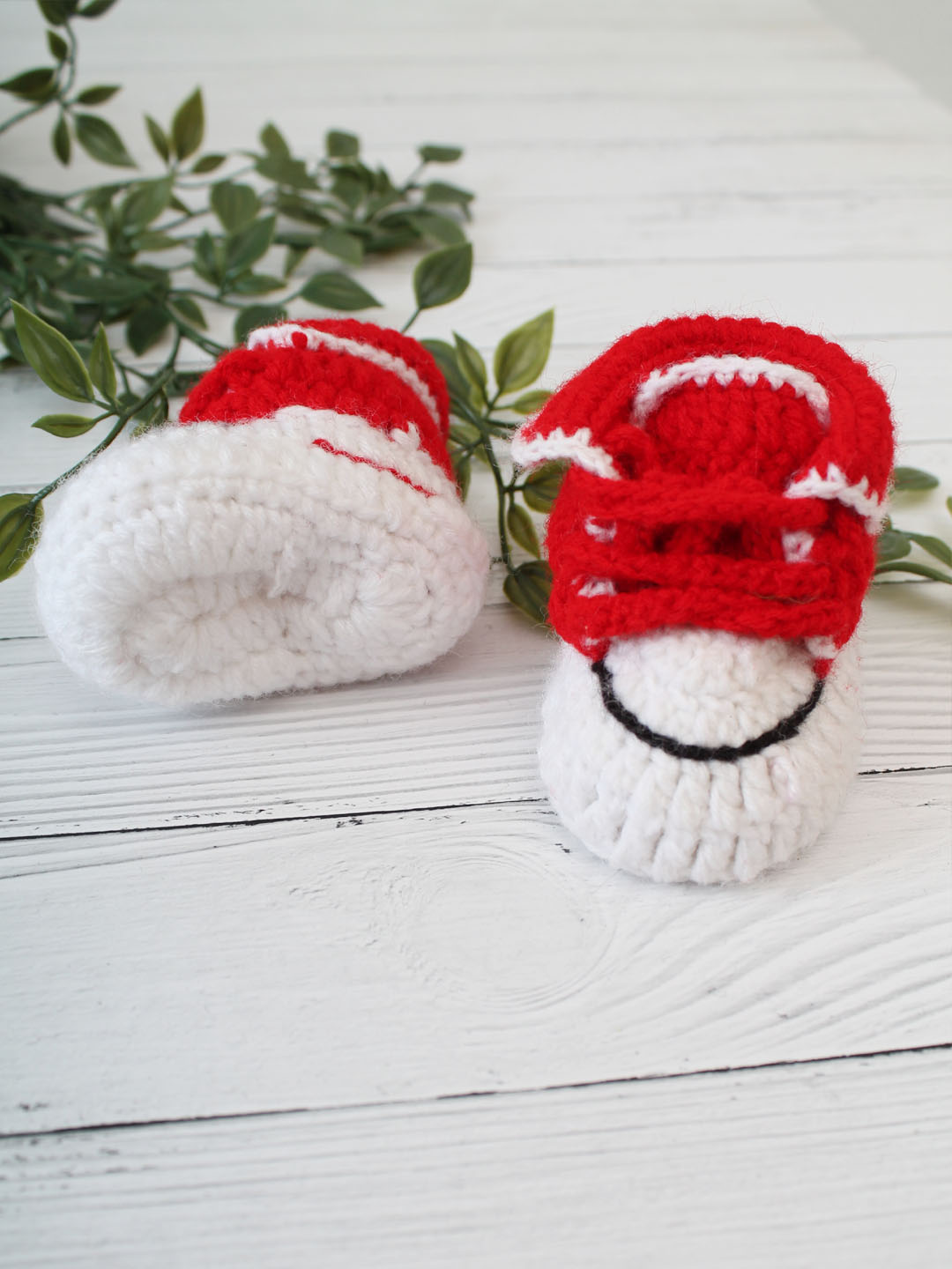 Woonie Crochet Sports Boots- Red