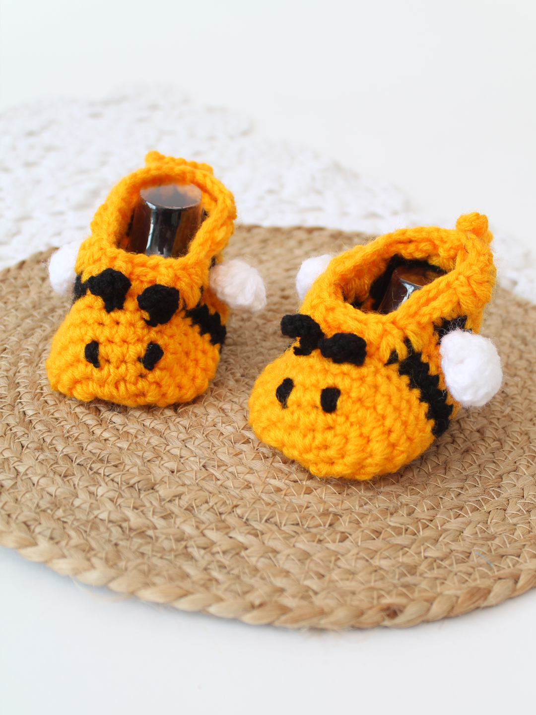 Woonie Crochet Honeybee Booties- Yellow