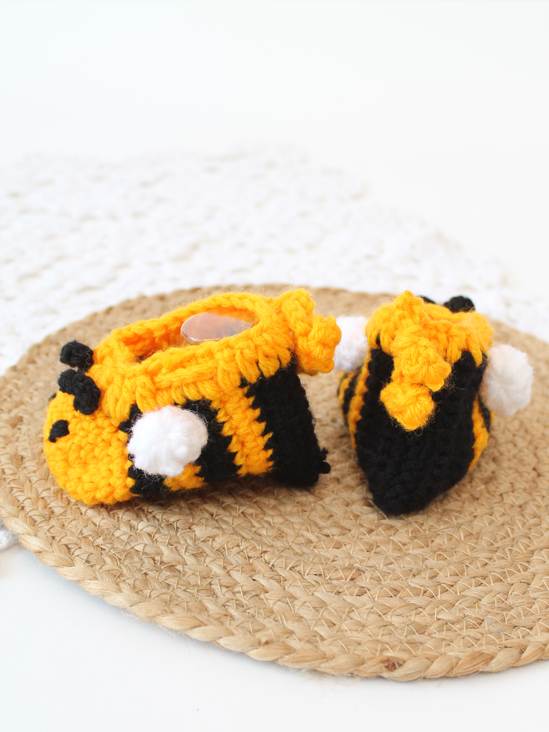 Woonie Crochet Honeybee Booties- Yellow