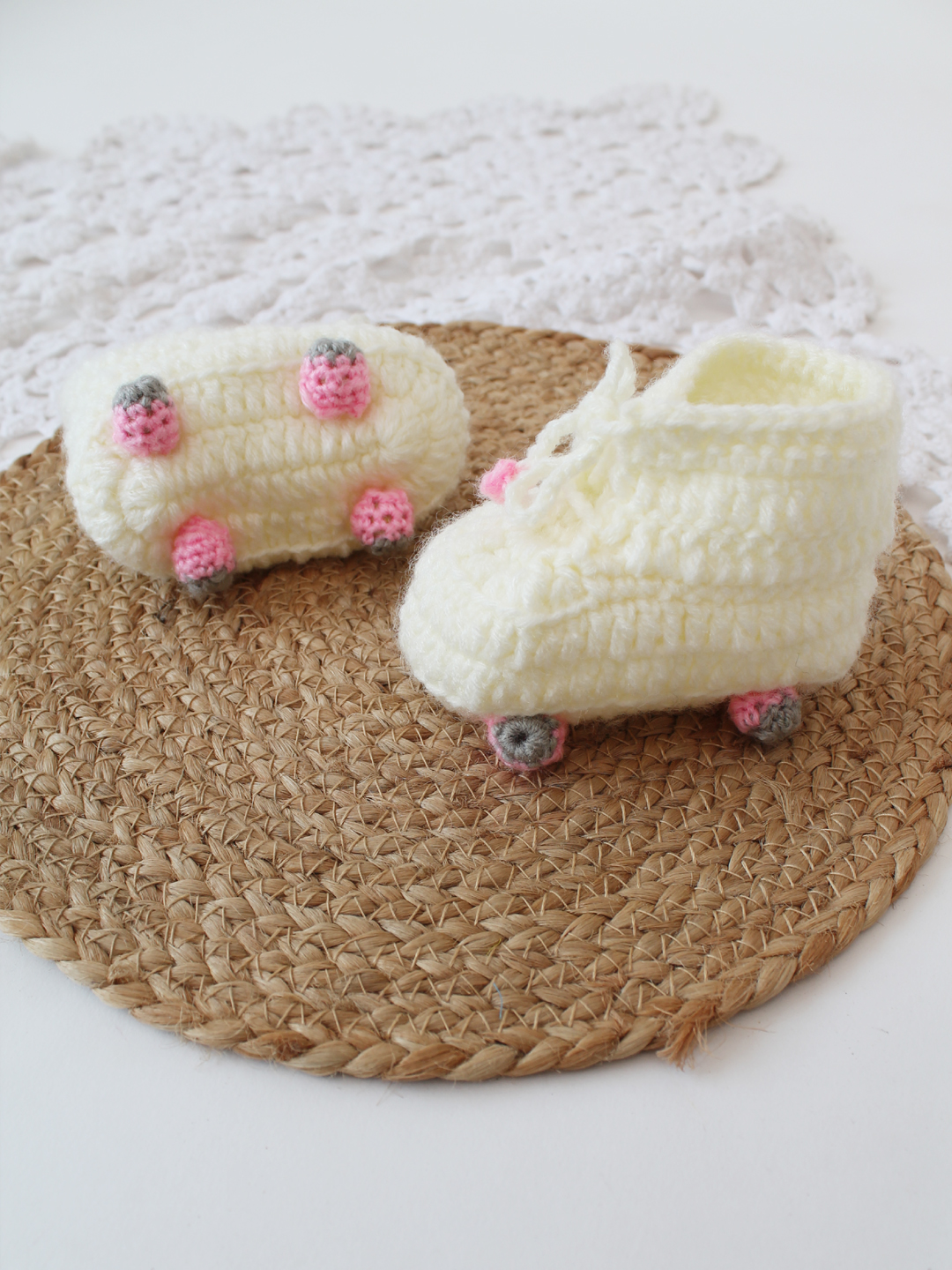Woonie Crochet Skates Booties-Cream