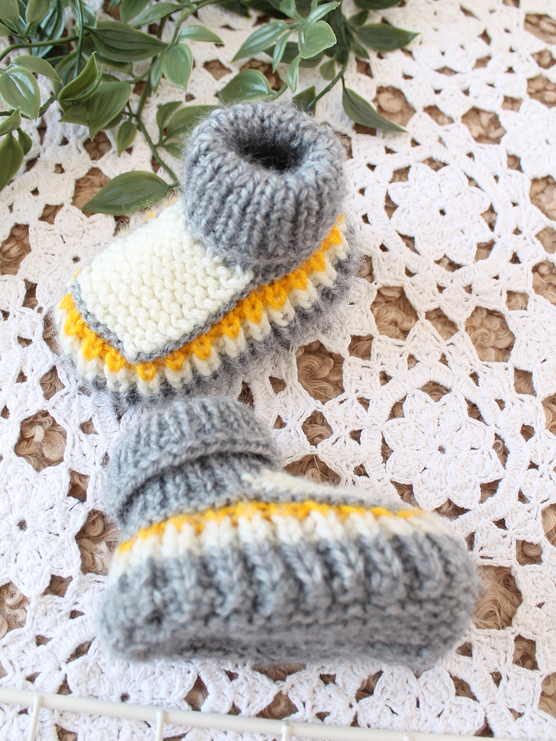 Woonie Handknitted Booties- Grey