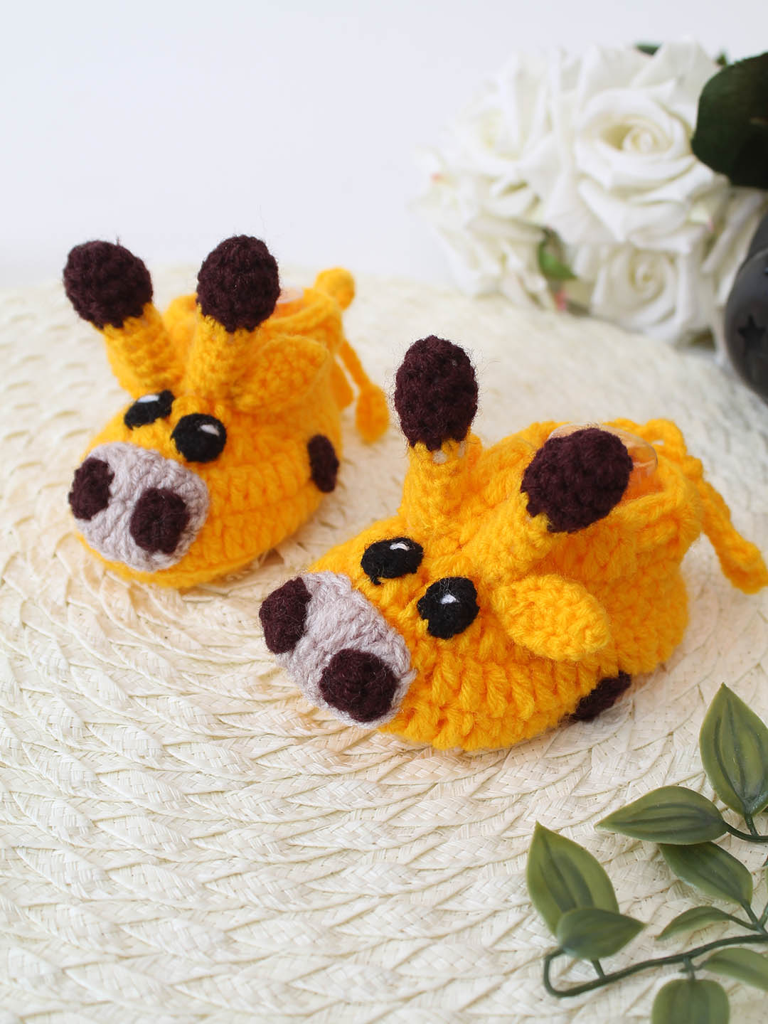 Woonie Crochet Giraffe Booties- Yellow