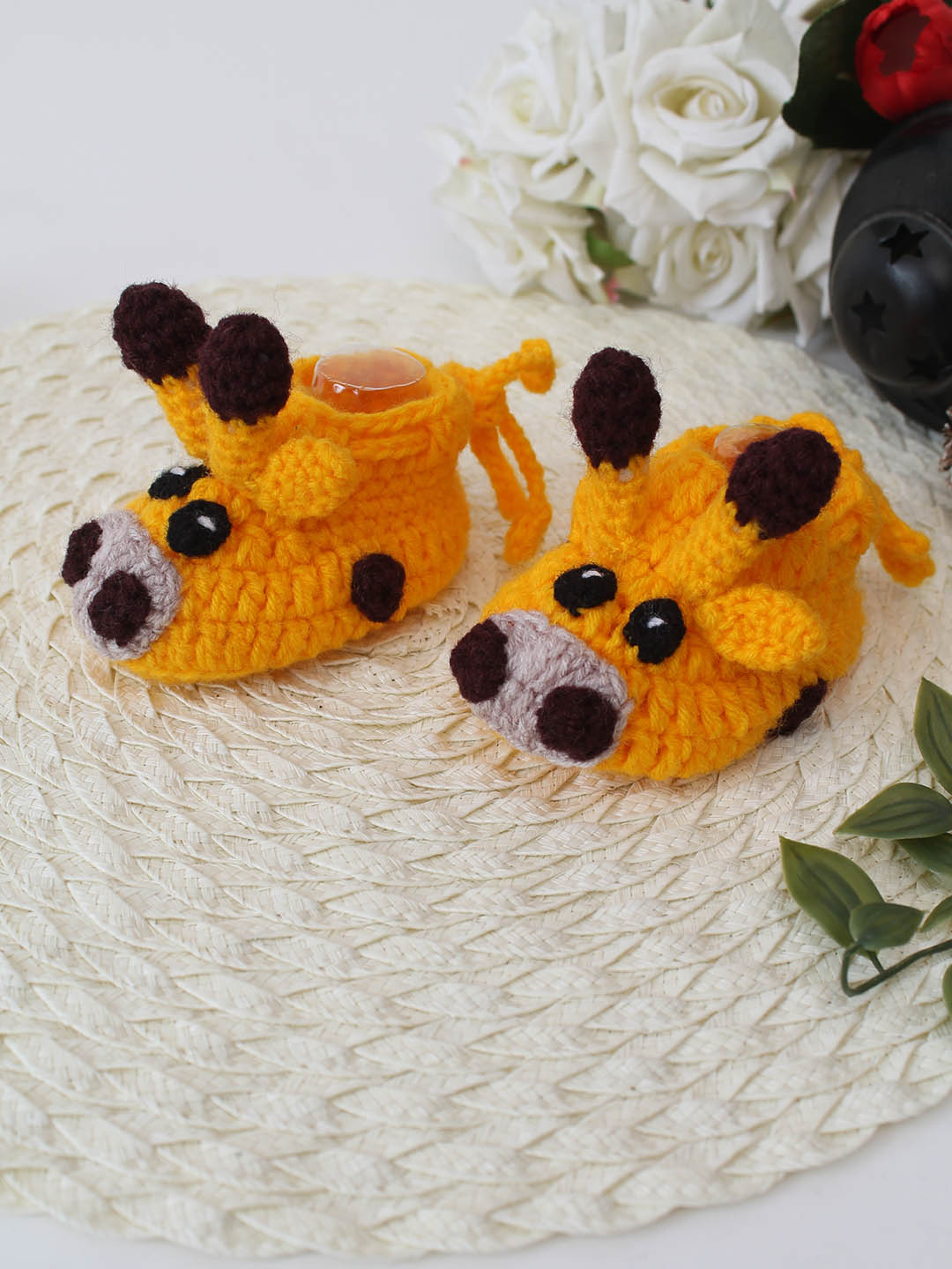 Woonie Crochet Giraffe Booties- Yellow