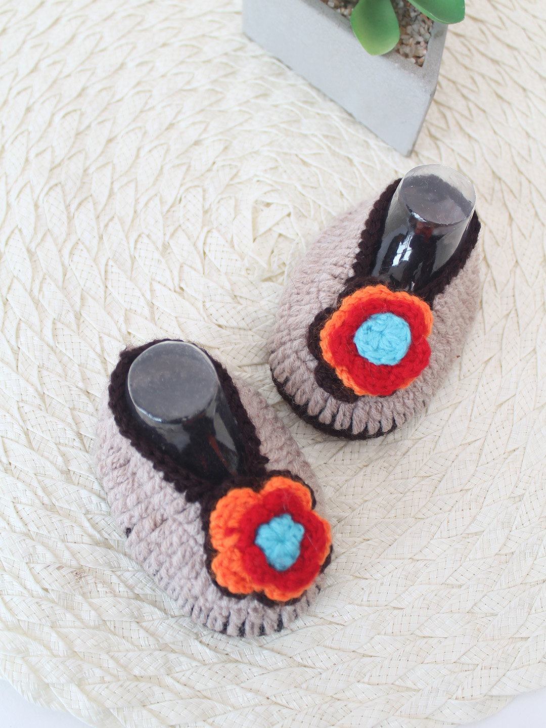 Woonie Crochet Handmade Floral Booties - Beige