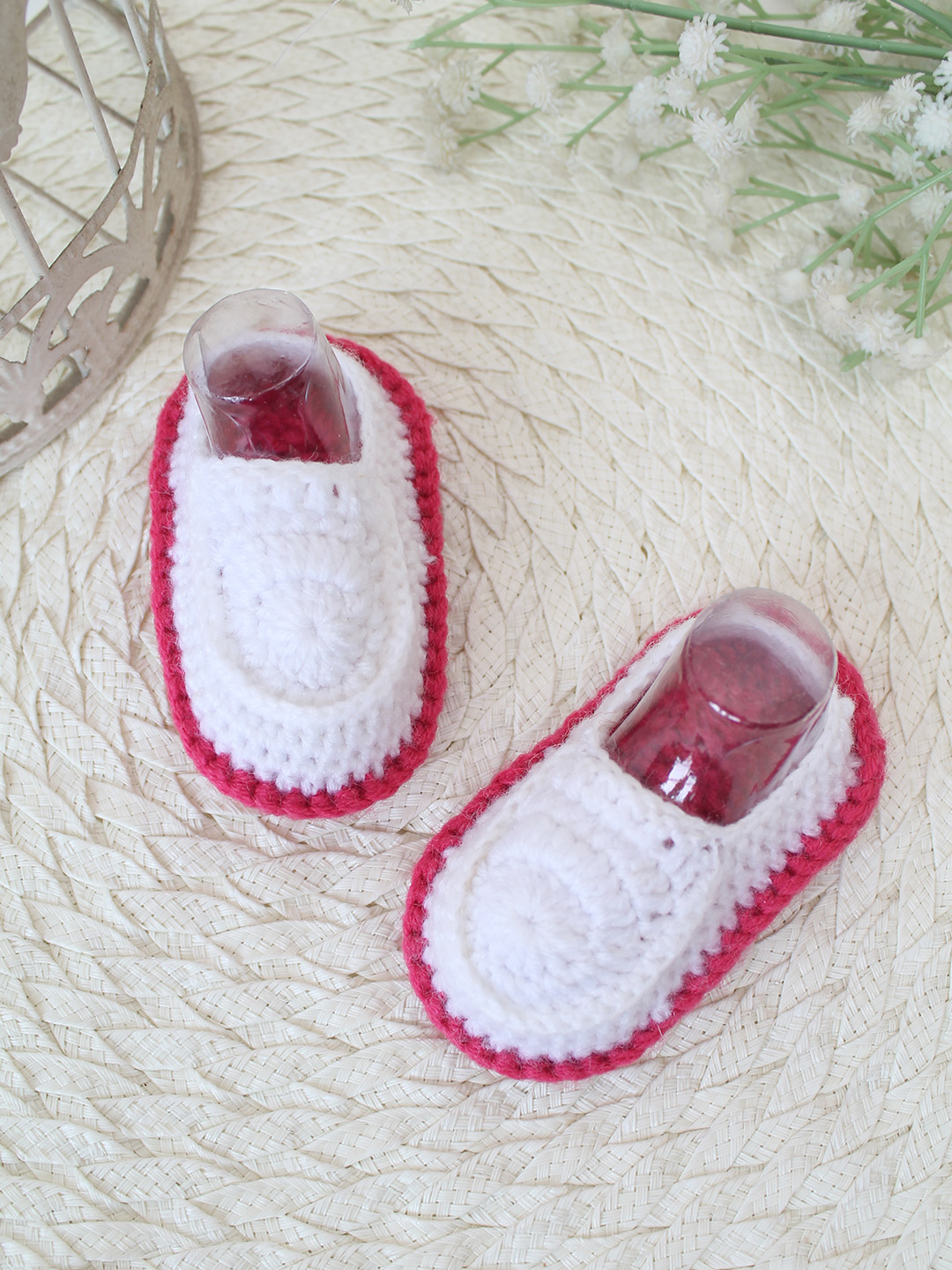 Woonie Crochet Handmade Moccasins Style Booties - White