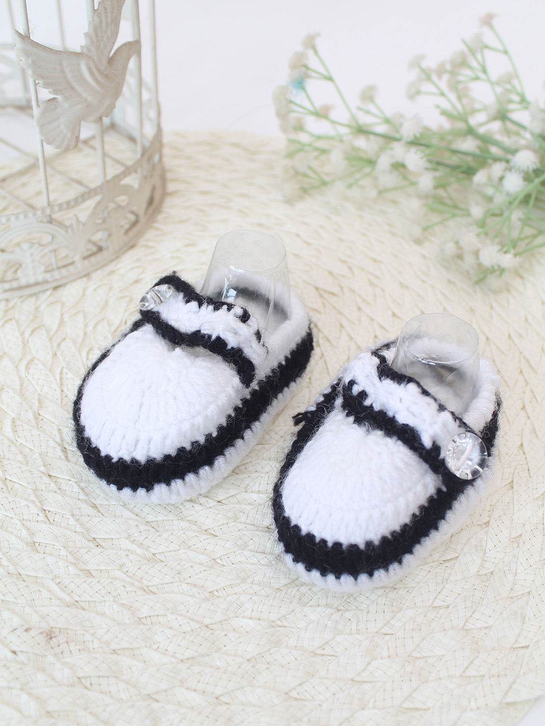 Woonie Crochet Handmade Booties - White
