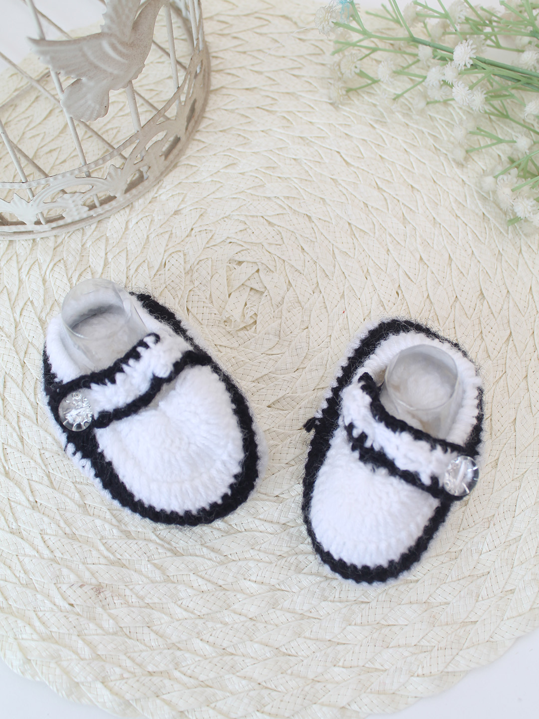 Woonie Crochet Handmade Booties - White