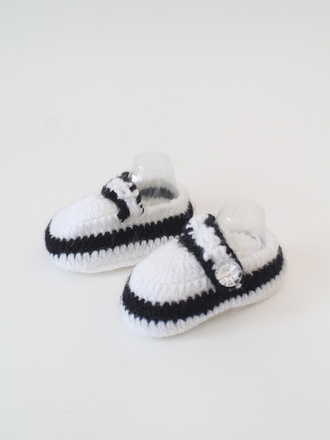 Woonie Crochet Handmade Booties - White