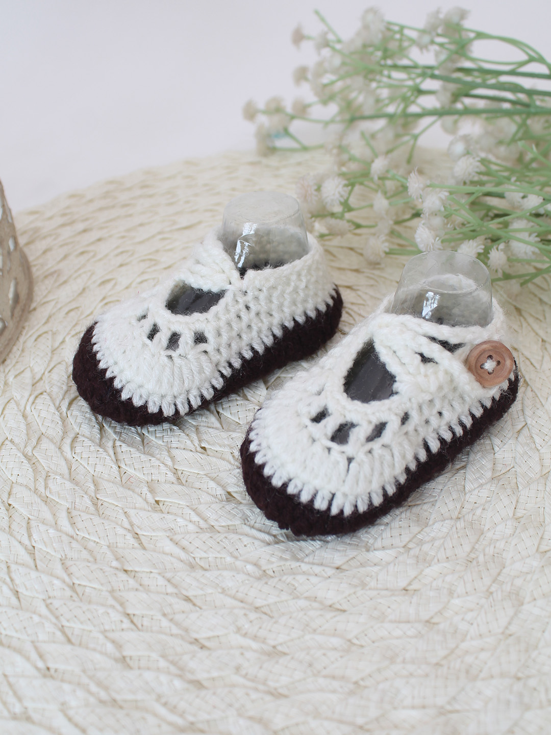 Woonie Crochet Handmade Booties - Cream