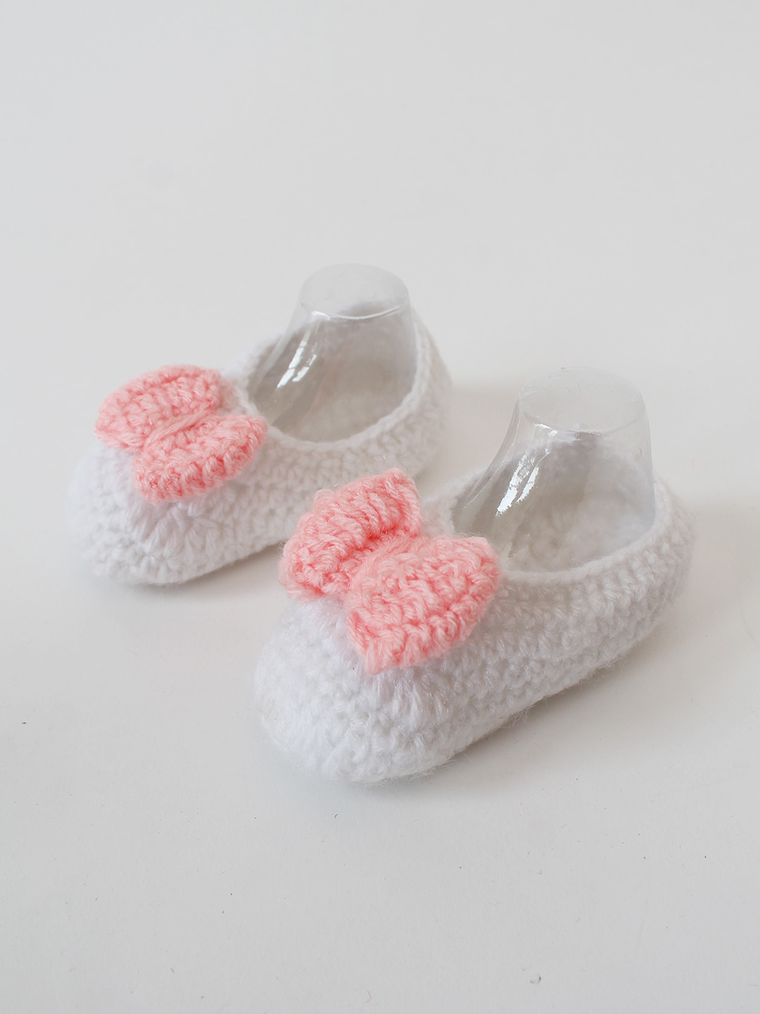 Woonie Crochet Handmade Bow Booties - White