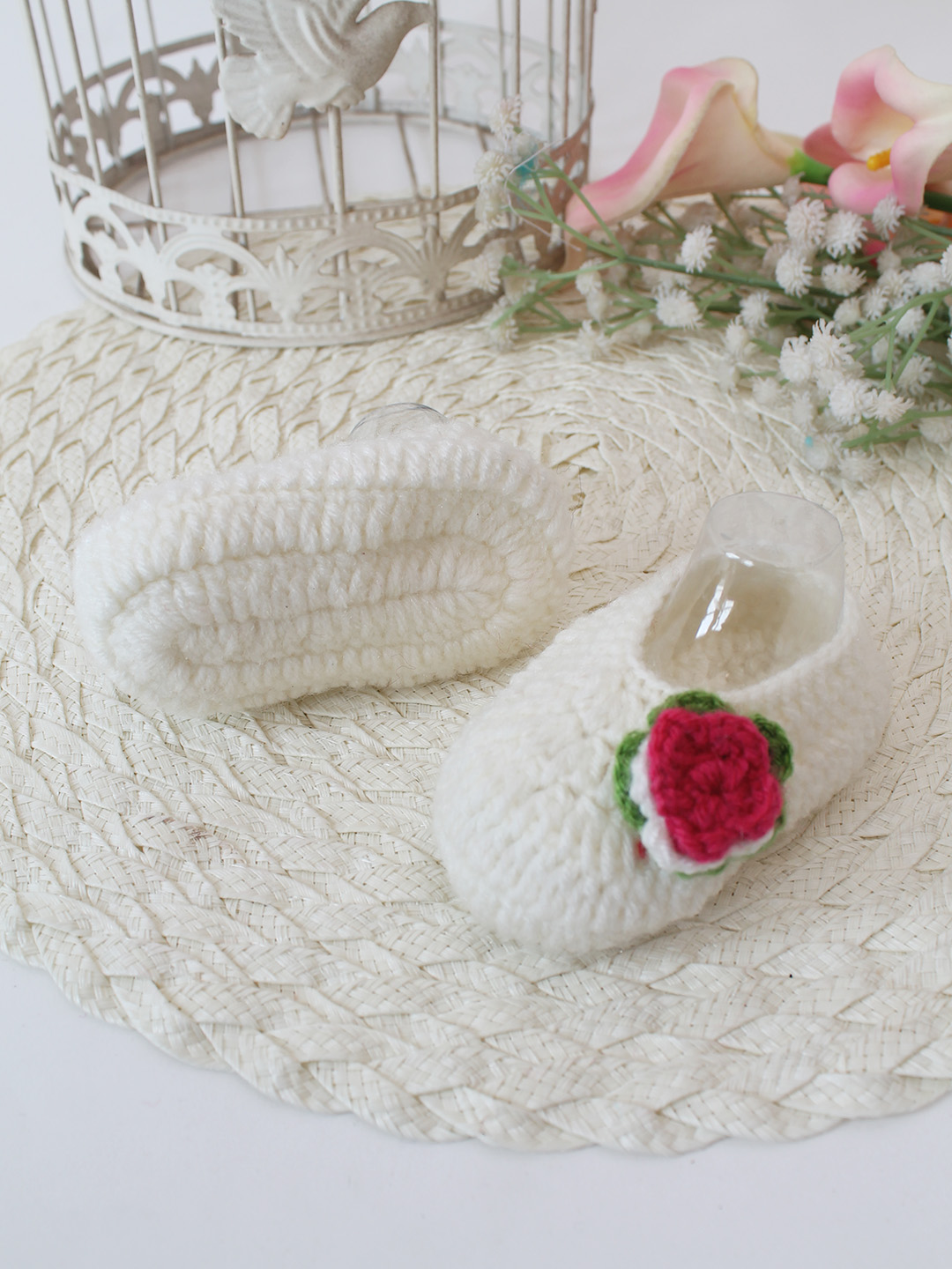 Woonie Crochet Handmade Floral Booties - Cream