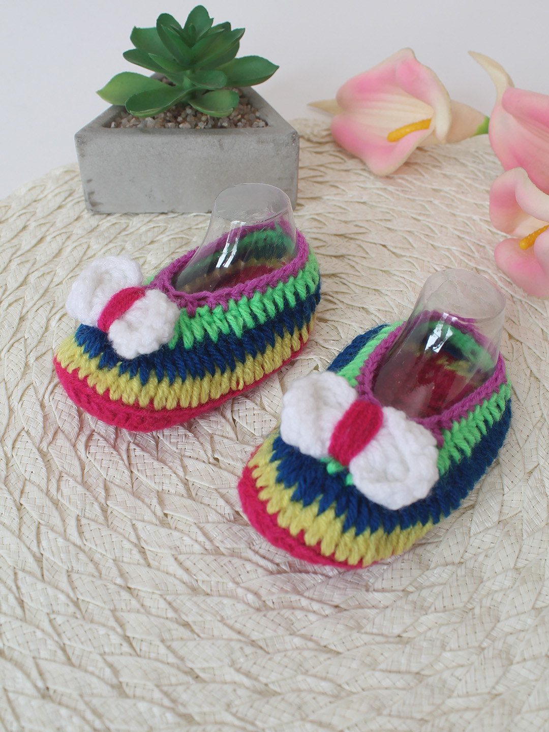 Woonie Crochet Handmade Bow Booties - Multi