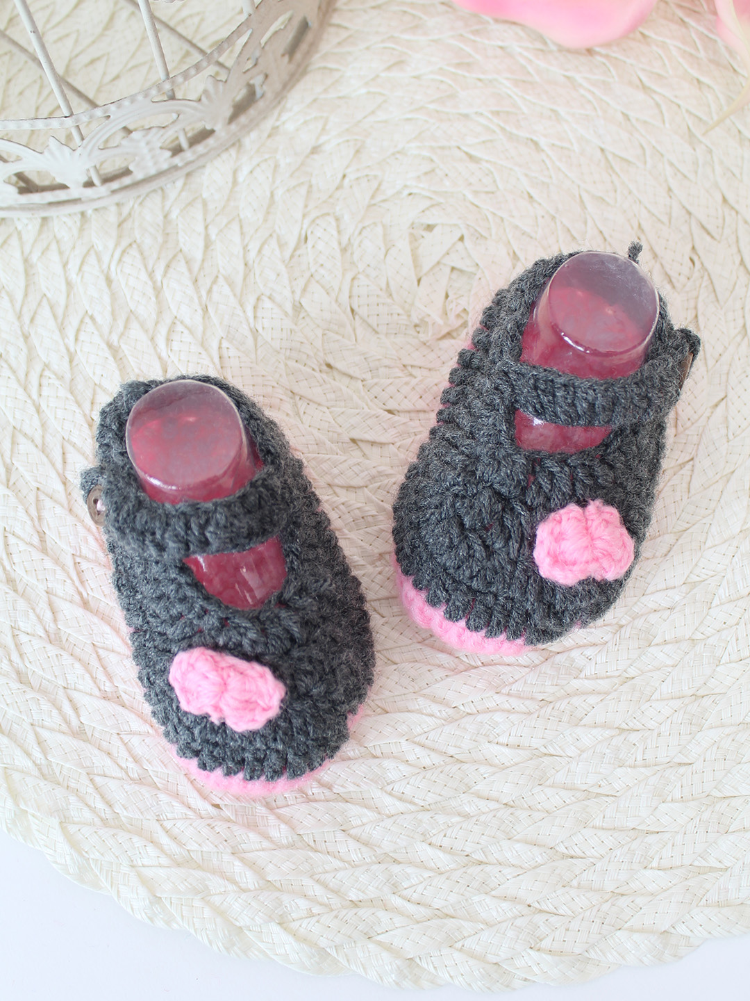 Woonie Crochet Handmade Bow Booties - Grey