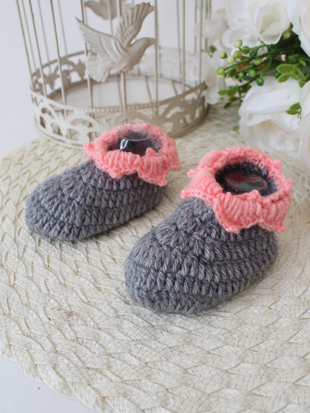 Woonie Crochet Handmade Scallop Detailed Booties - Grey