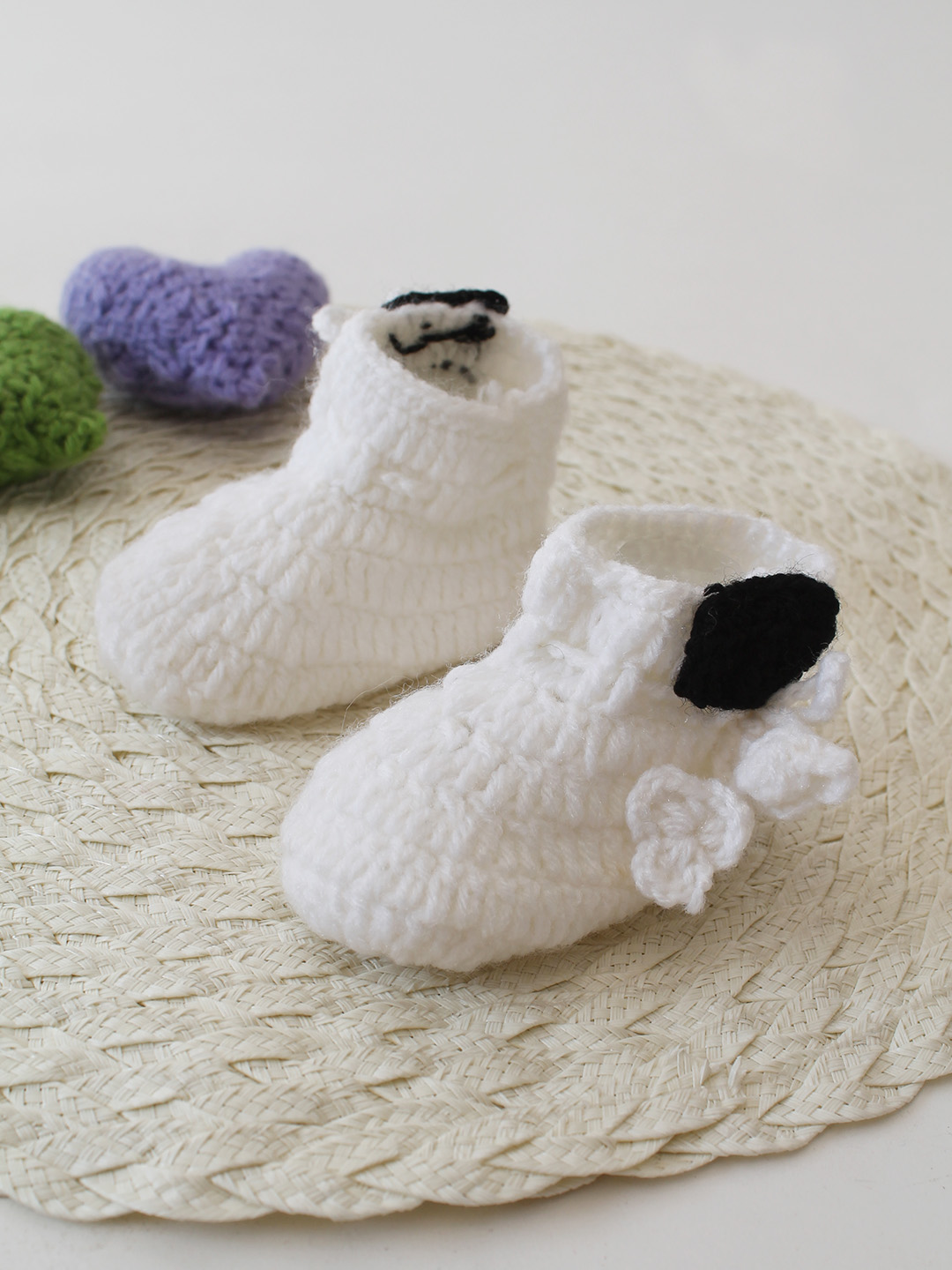 Woonie Crochet Bear Paw Booties - White