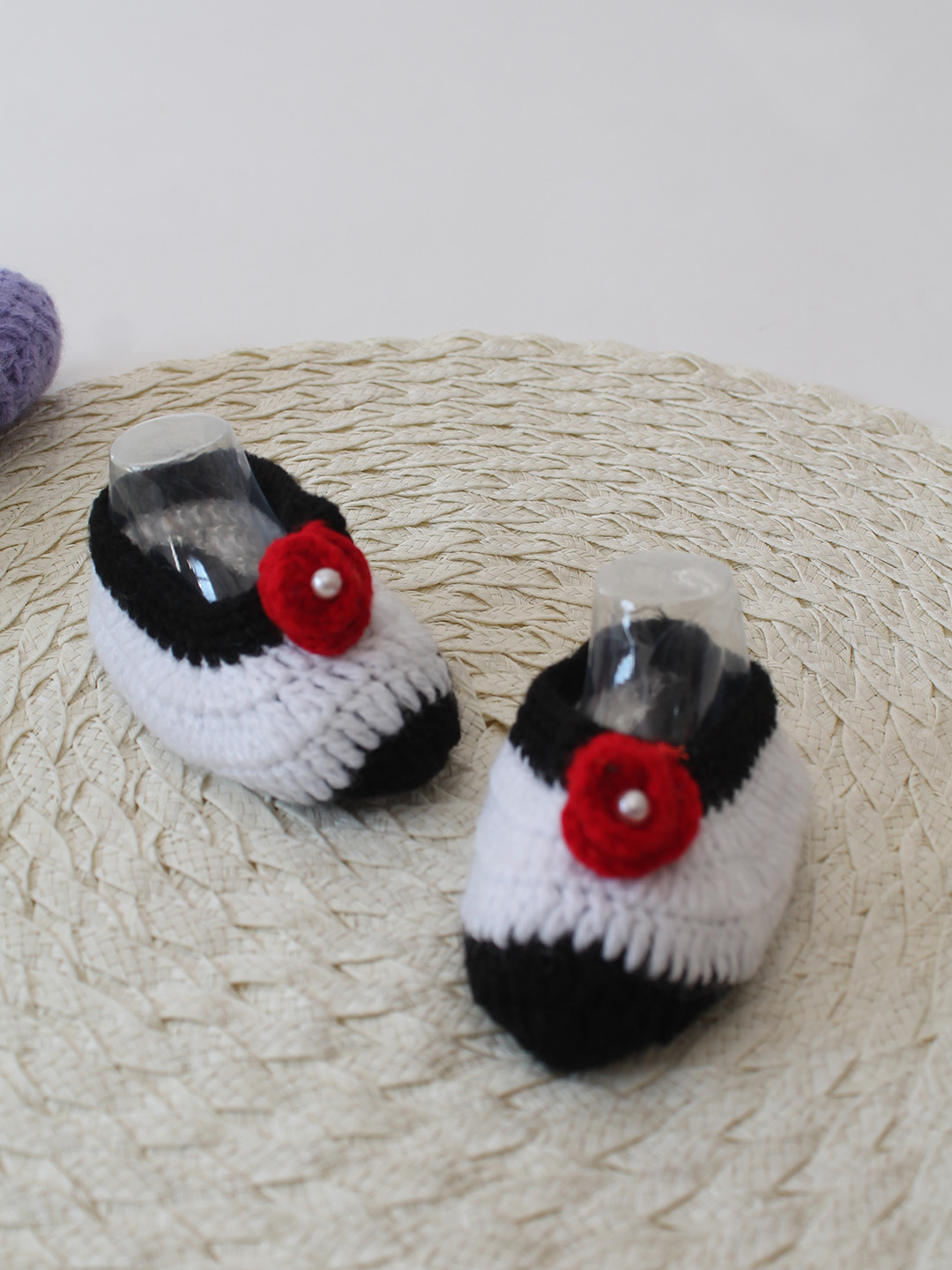 Woonie Handmade Baby Booties - Black