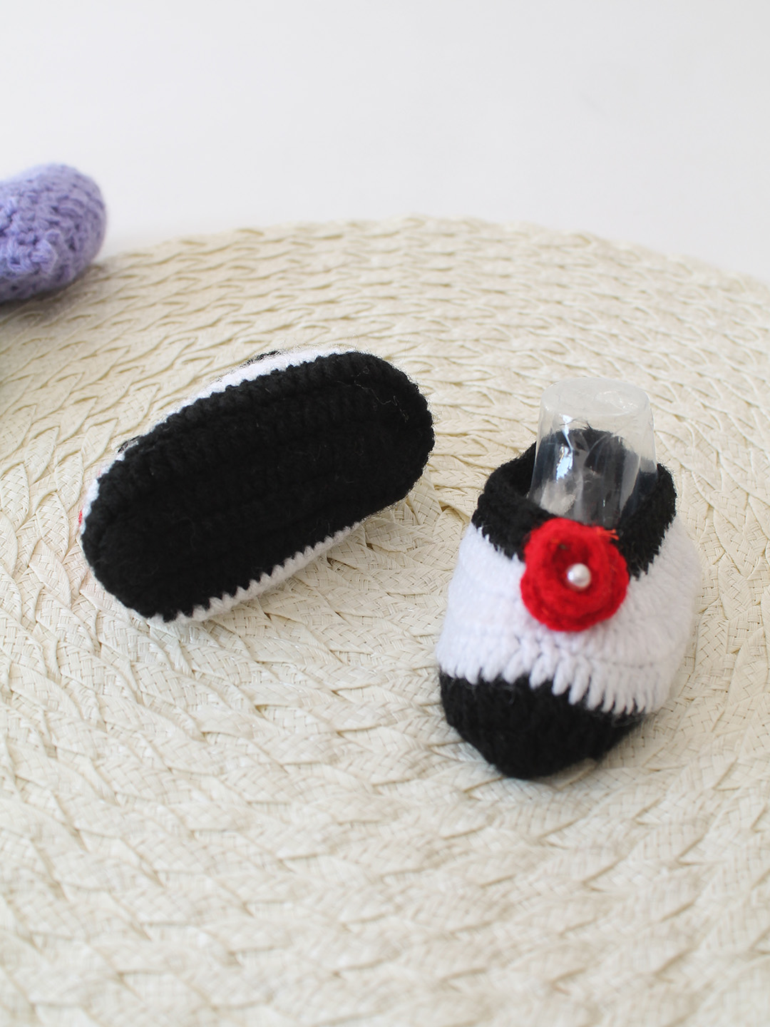 Woonie Handmade Baby Booties - Black
