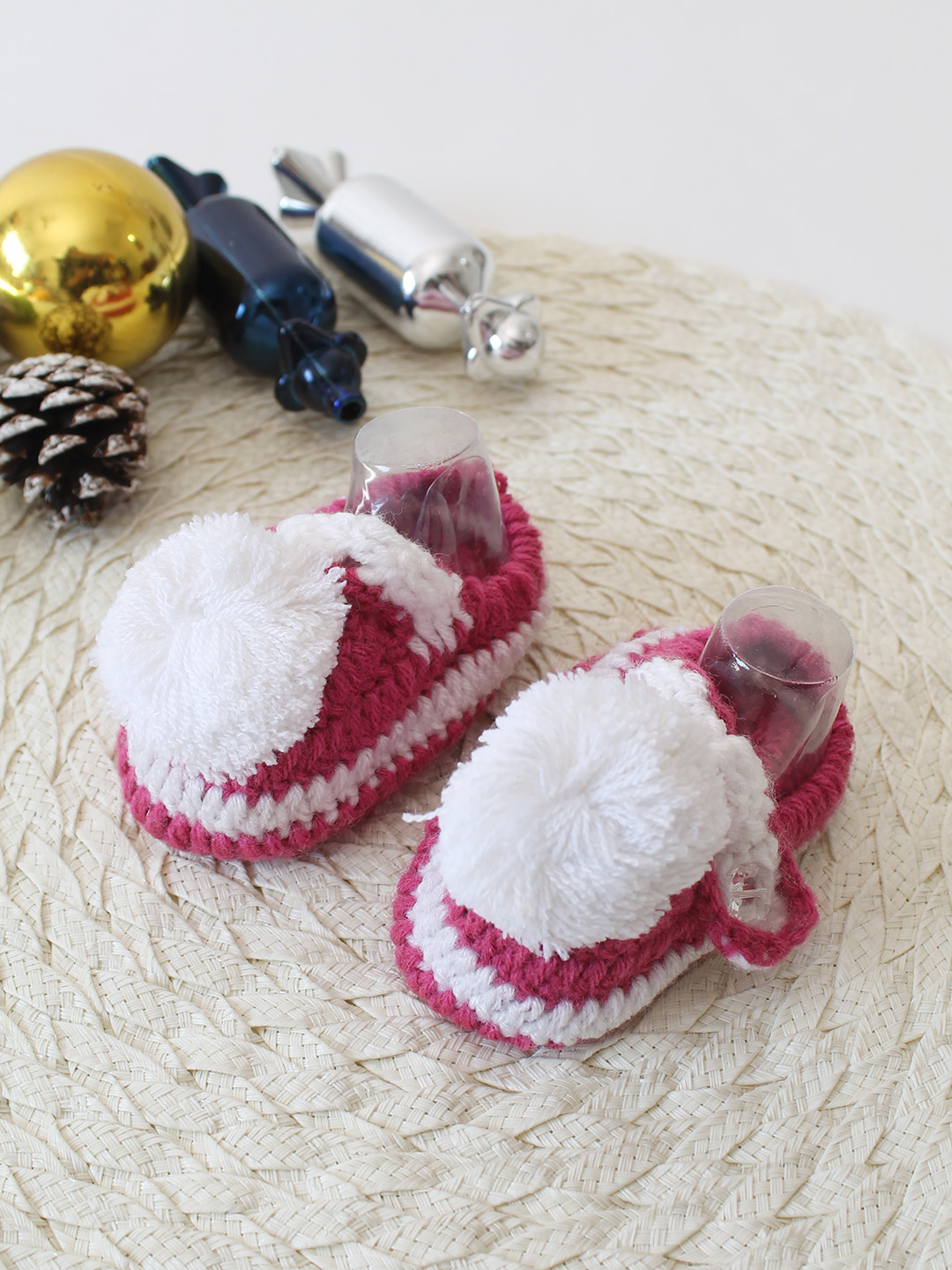 Woonie Handmade Pom Pom Detailed Booties - Purple
