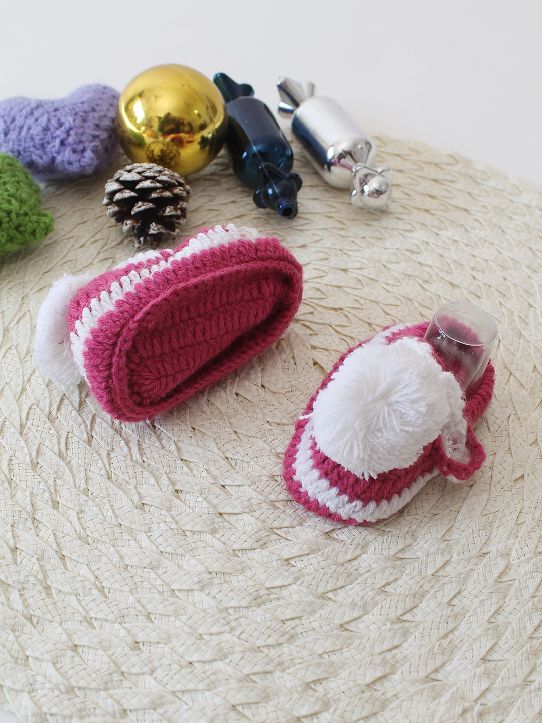 Woonie Handmade Pom Pom Detailed Booties - Purple