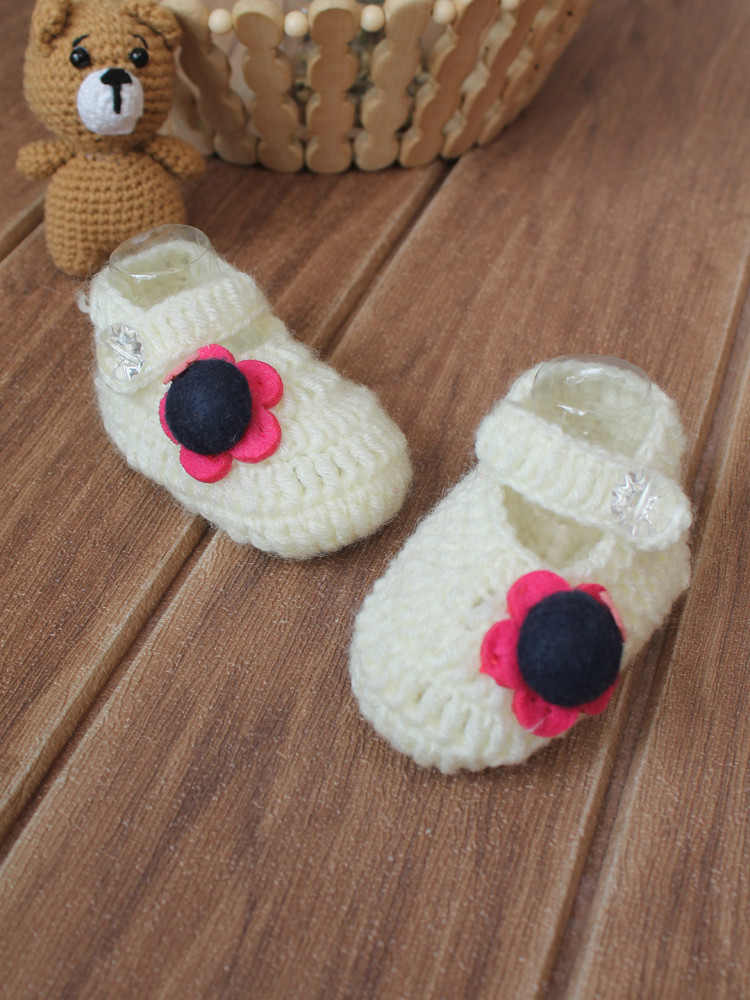 Image of Woonie Handmade Floral Booties - Cream